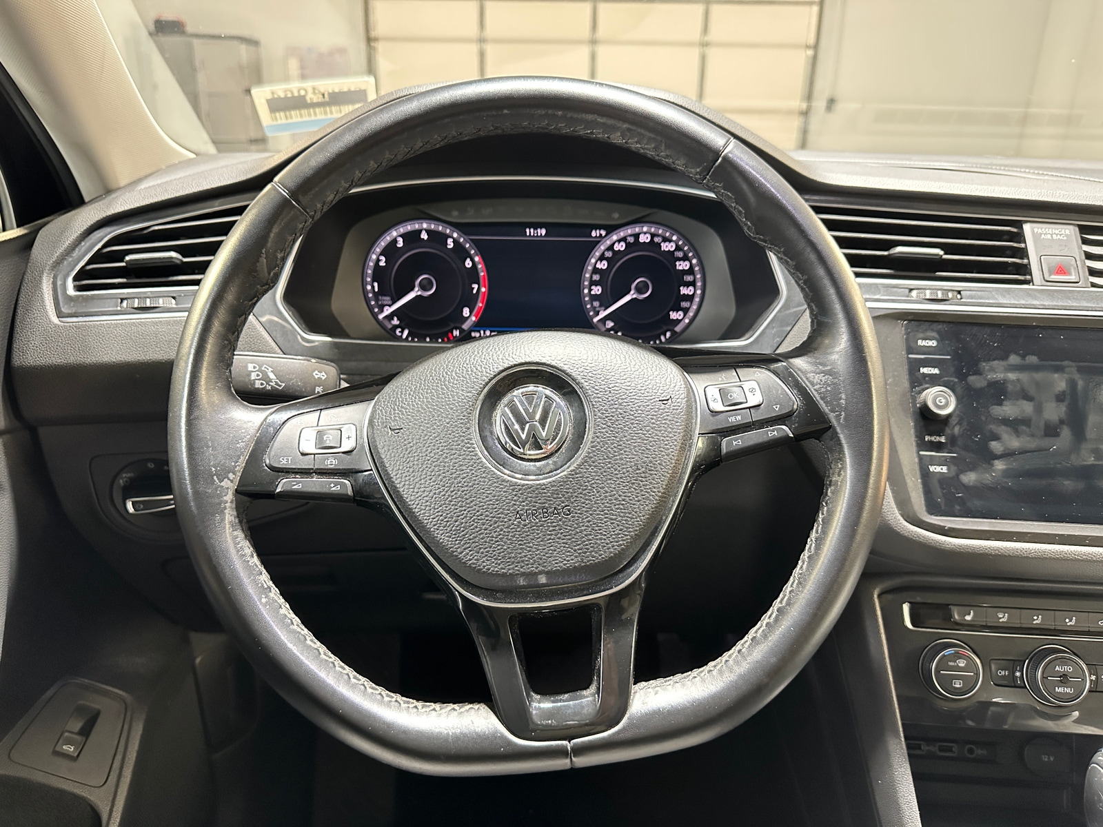 Thumbnail: 2019 Volkswagen Tiguan - 4