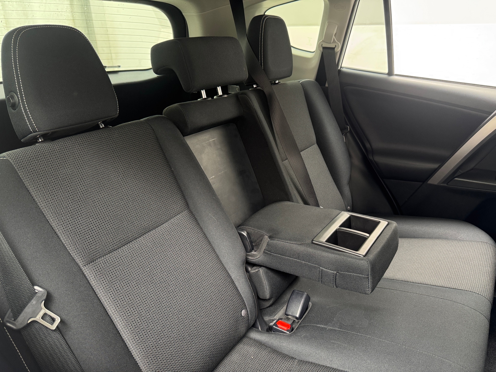 Thumbnail: 2016 Toyota RAV4 - 6