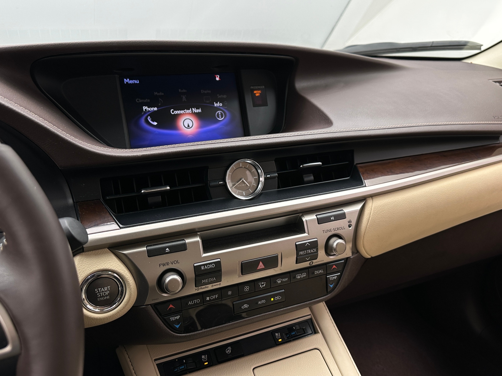 Thumbnail: 2018 Lexus ES - 3