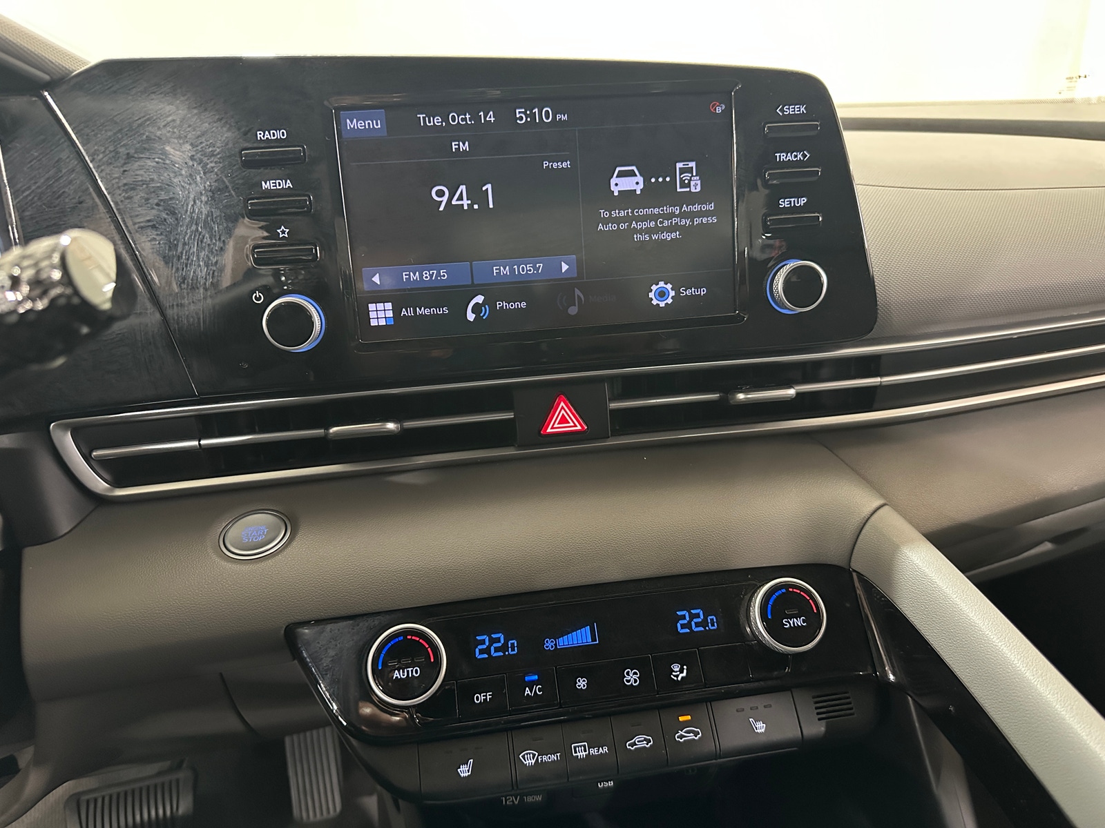 Thumbnail: 2022 Hyundai Elantra - 4