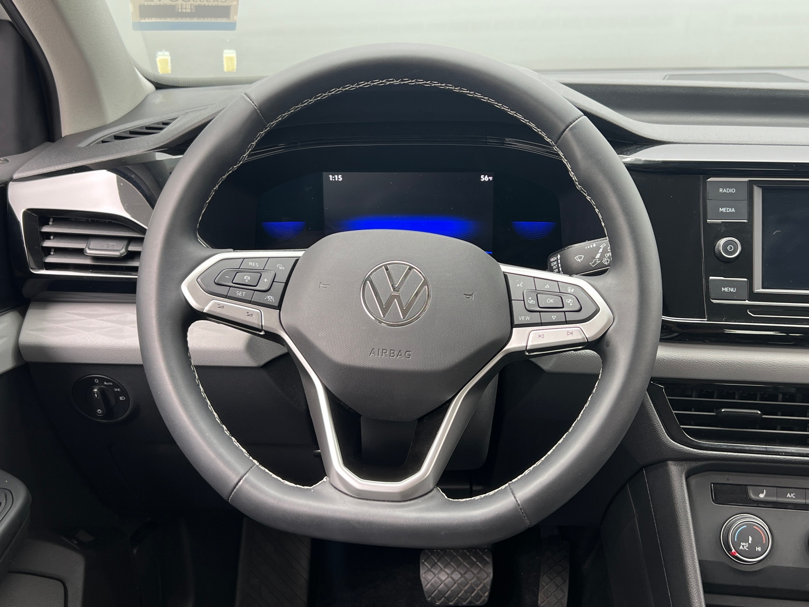 Thumbnail: 2022 Volkswagen Taos - 5