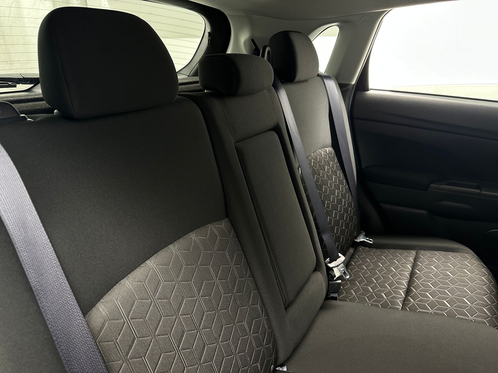 Thumbnail: 2024 Mitsubishi Outlander Sport - 6