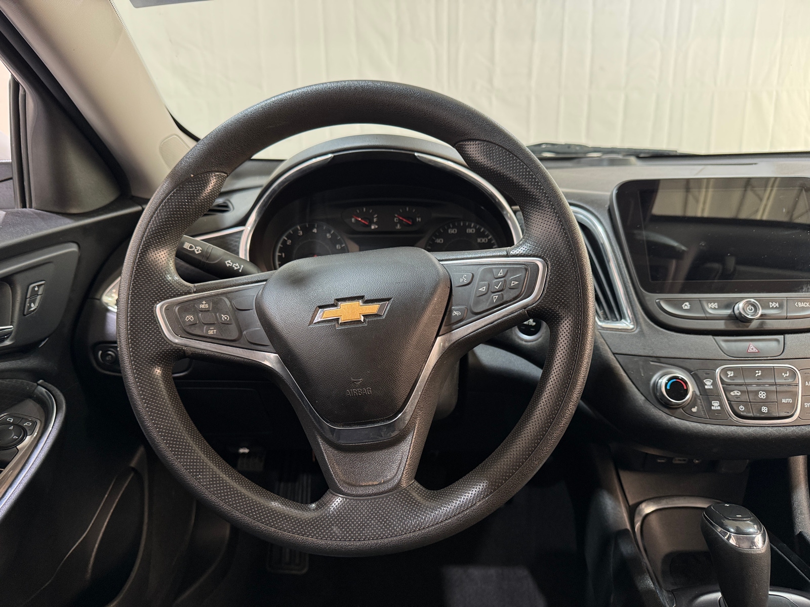 Thumbnail: 2019 Chevrolet Malibu - 5