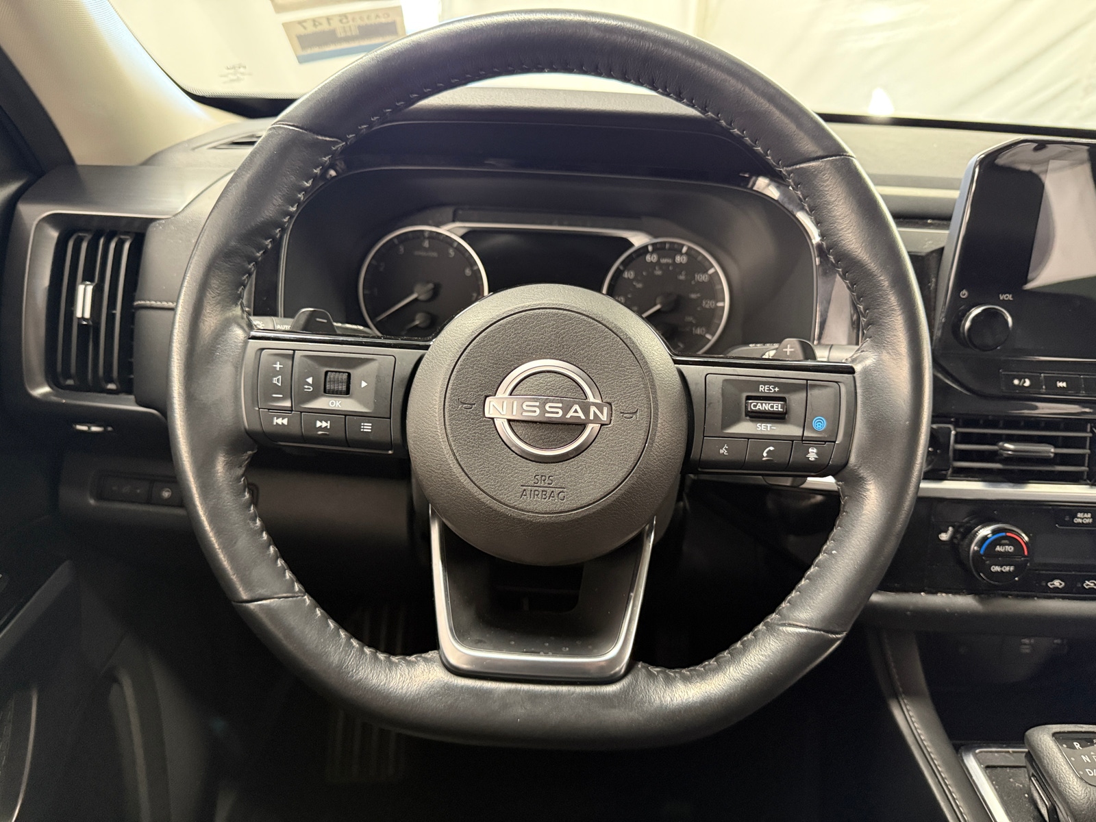 Thumbnail: 2023 Nissan Pathfinder - 4