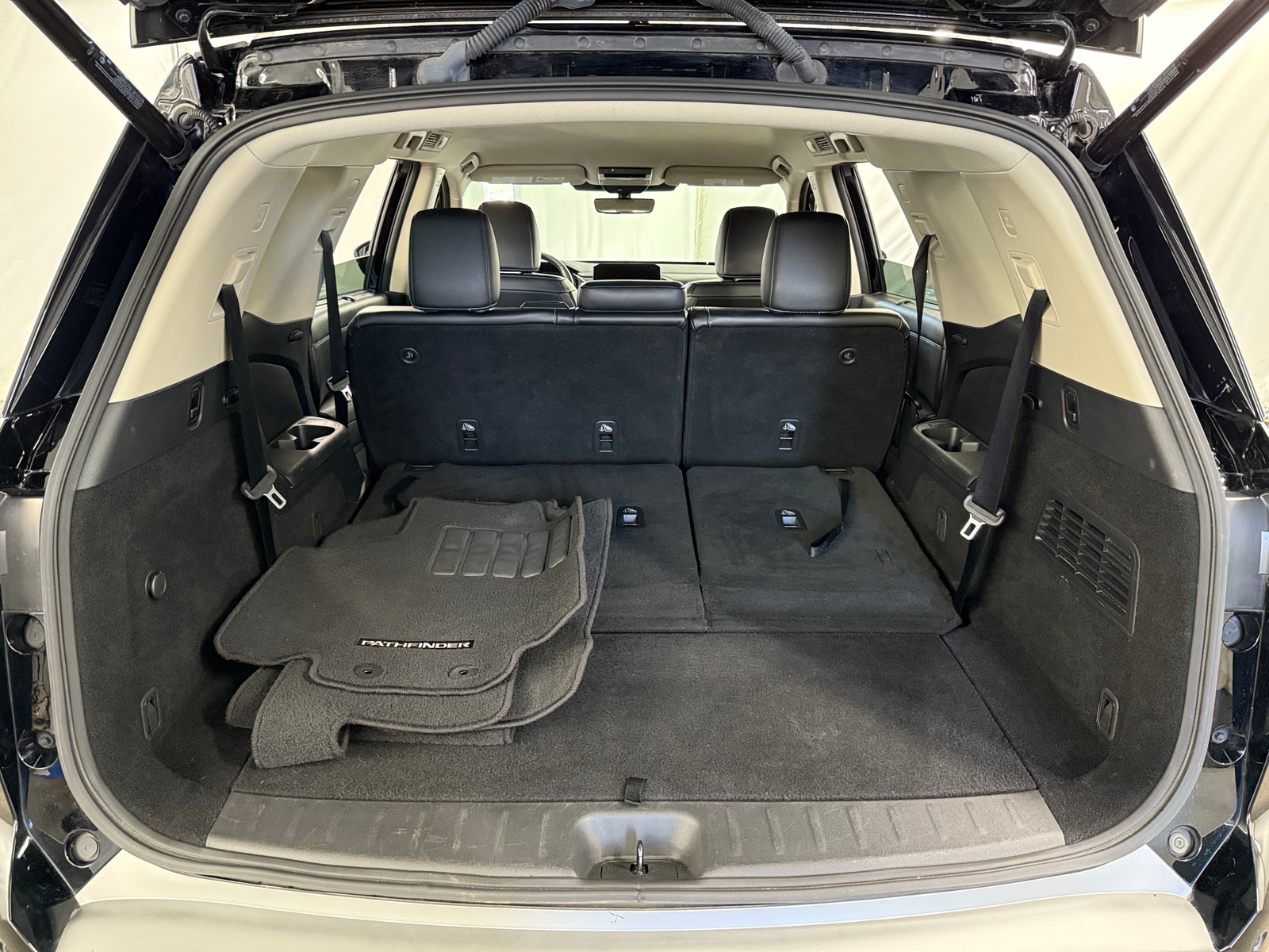 Thumbnail: 2023 Nissan Pathfinder - 6