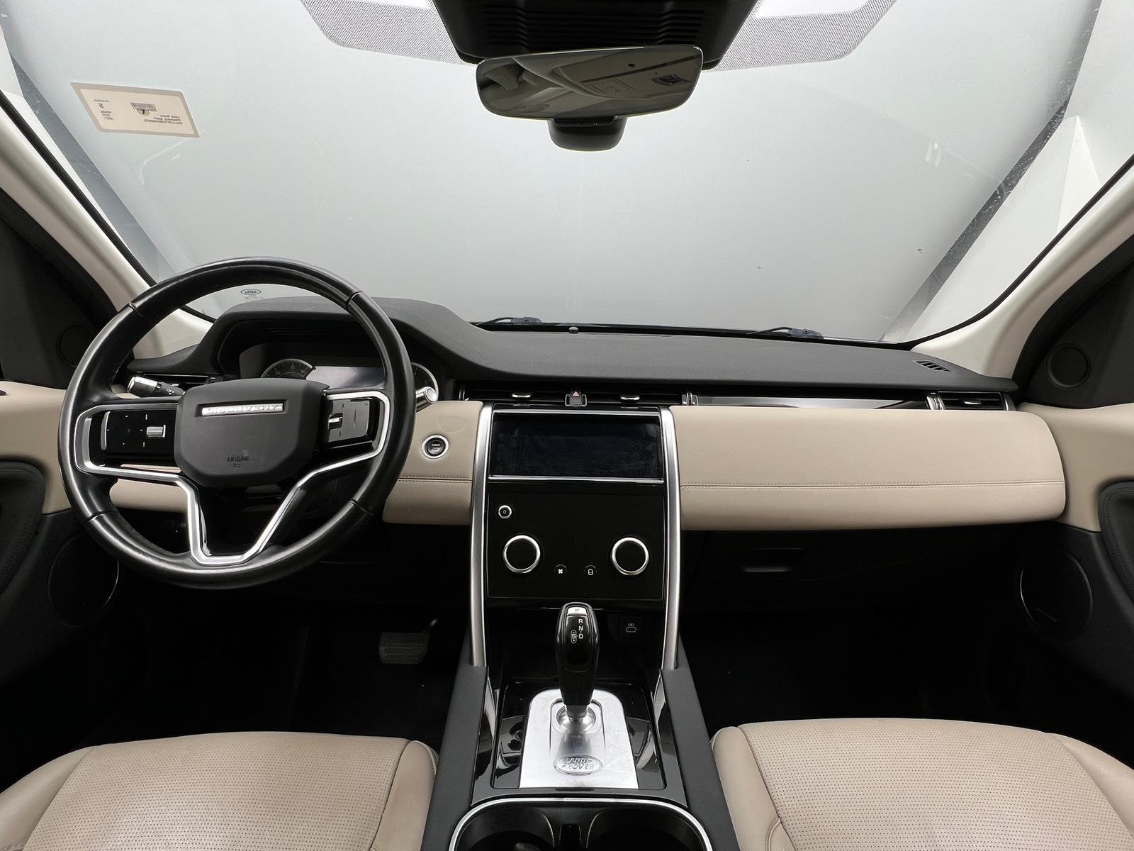 Thumbnail: 2021 Land Rover Discovery Sport - 2