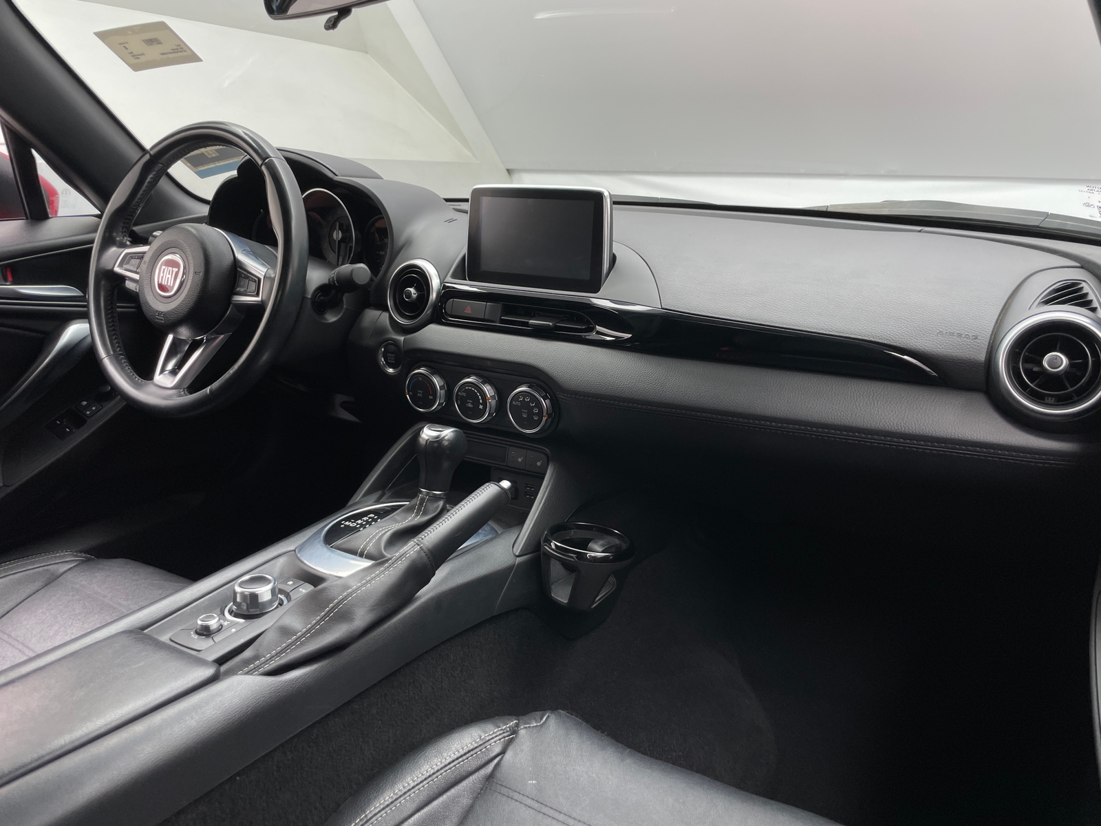 Thumbnail: 2017 Fiat 124 Spider - 3