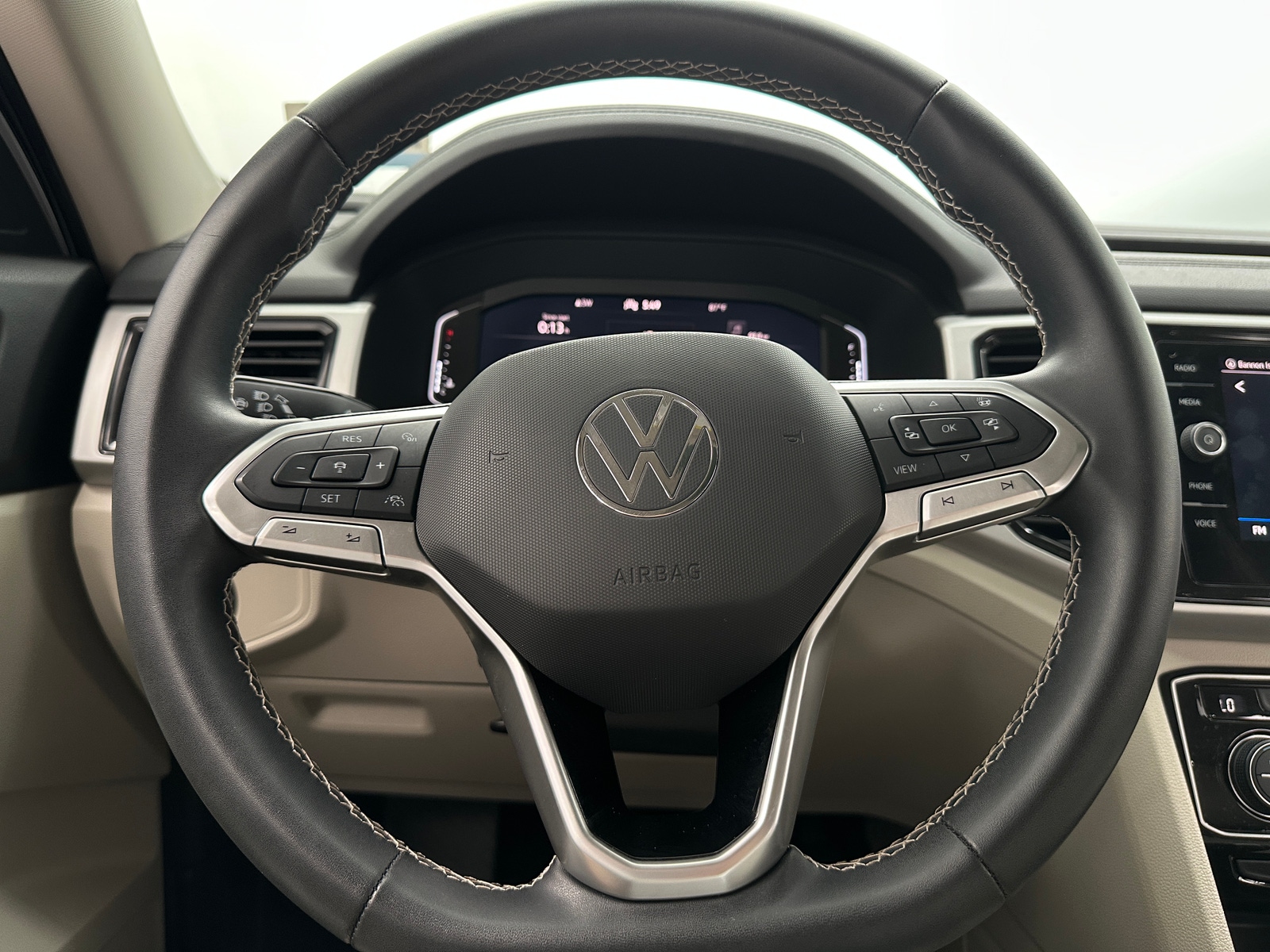 Thumbnail: 2021 Volkswagen Atlas - 4