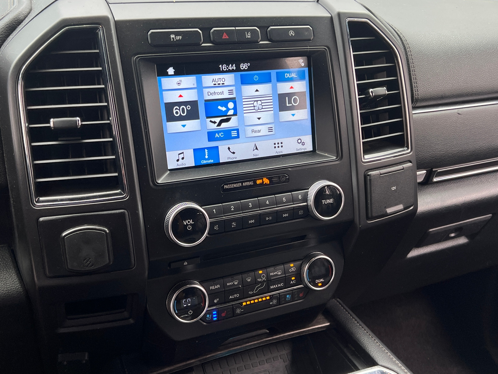 Thumbnail: 2018 Ford Expedition - 3