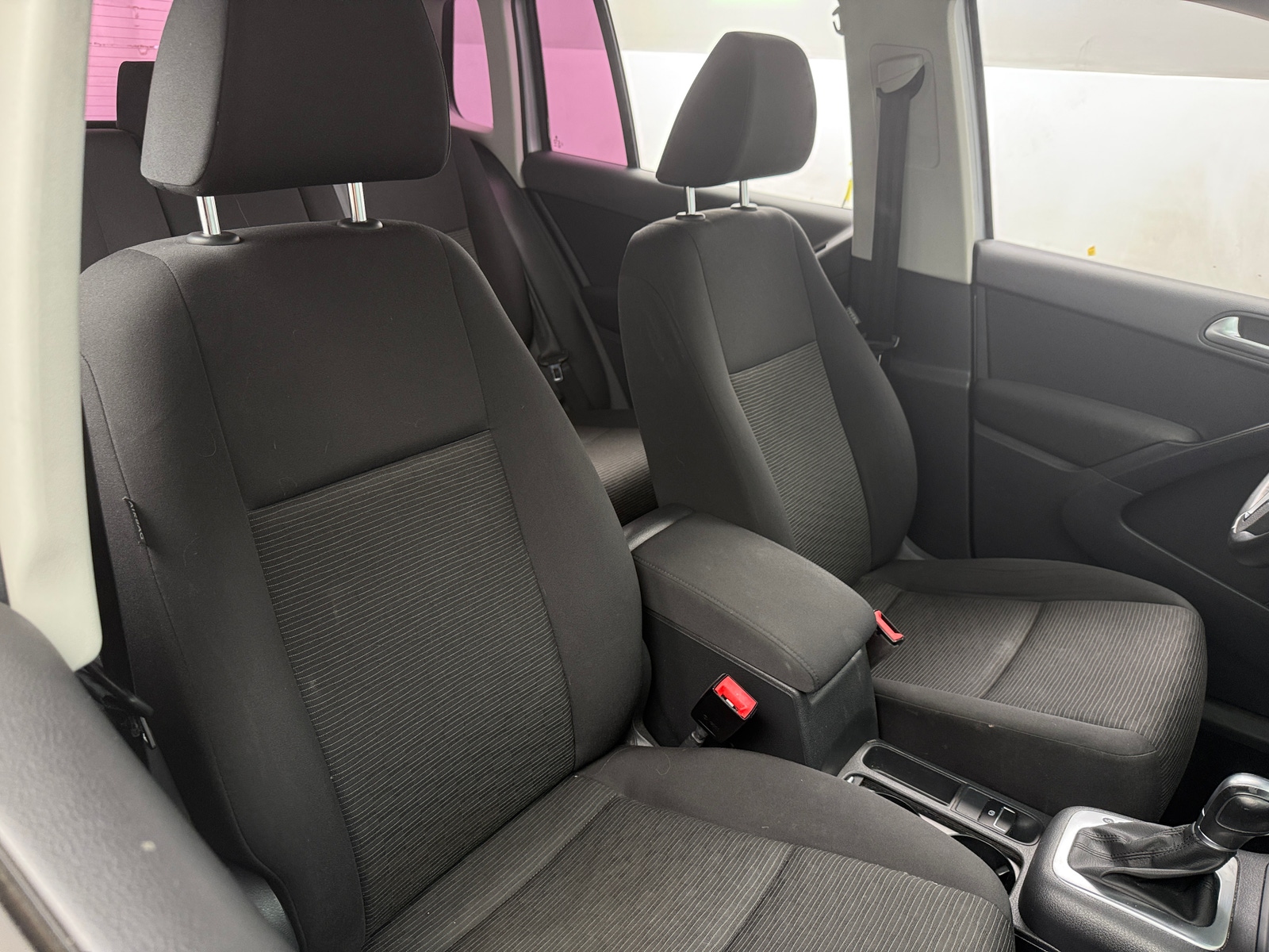 Thumbnail: 2018 Volkswagen Tiguan - 2