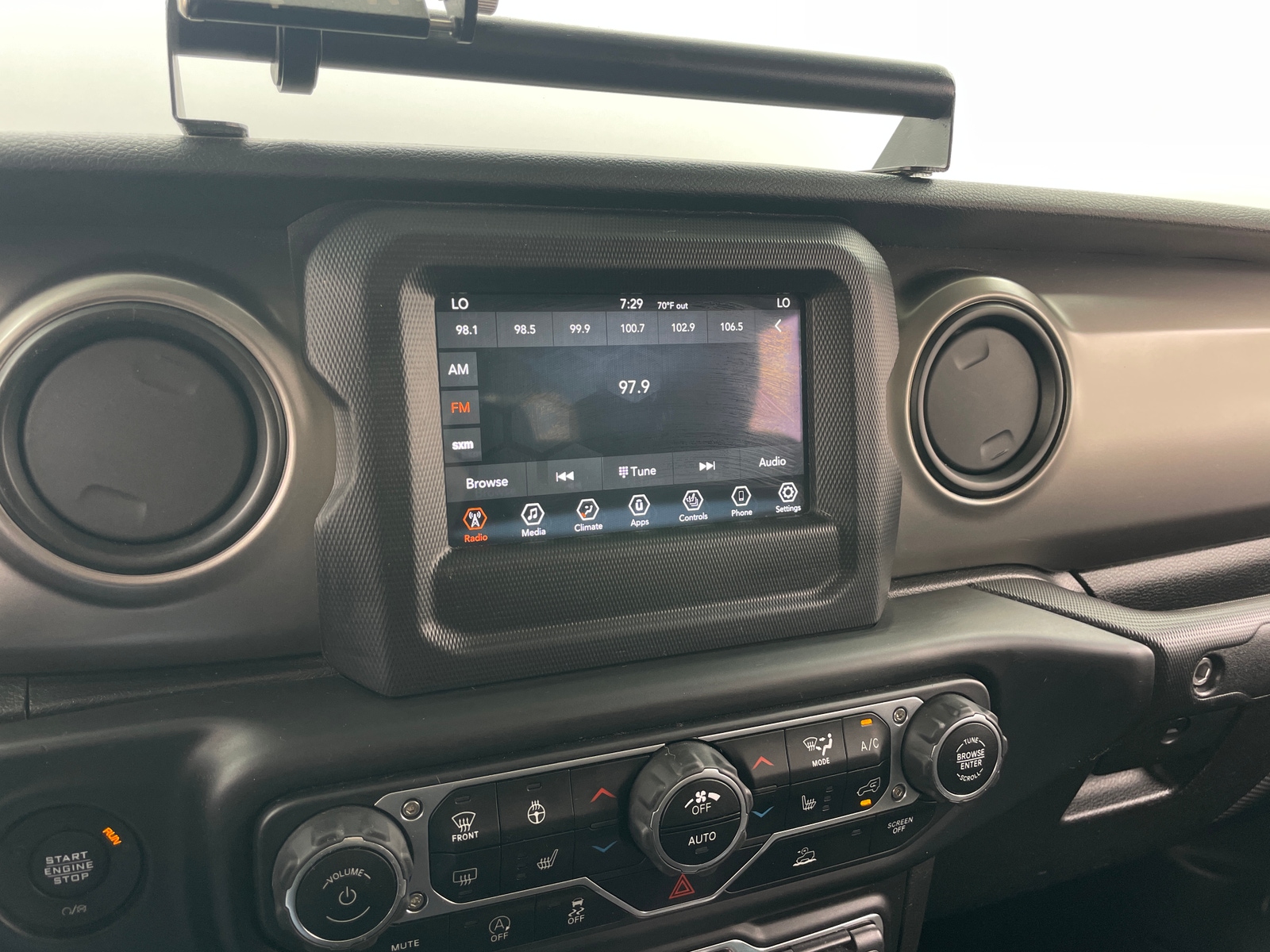 Thumbnail: 2020 Jeep Gladiator - 4