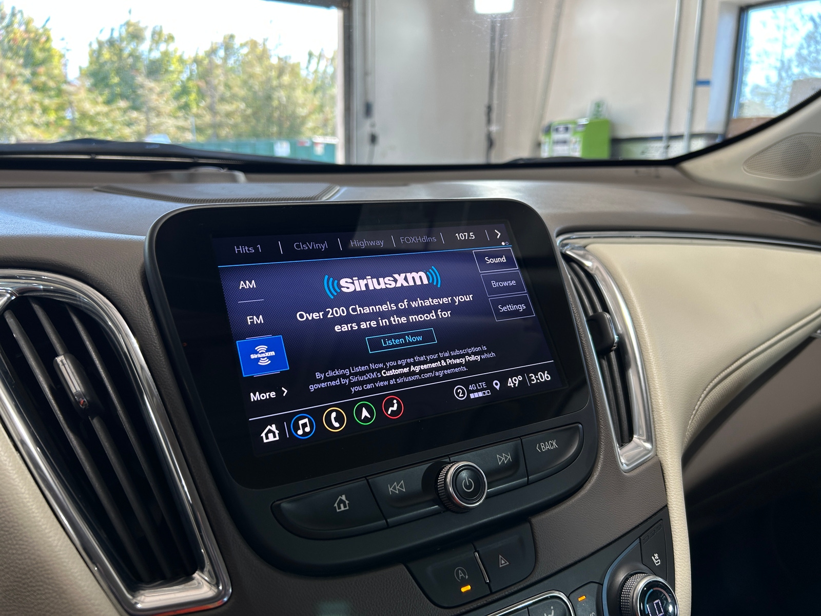 Thumbnail: 2024 Chevrolet Malibu - 3