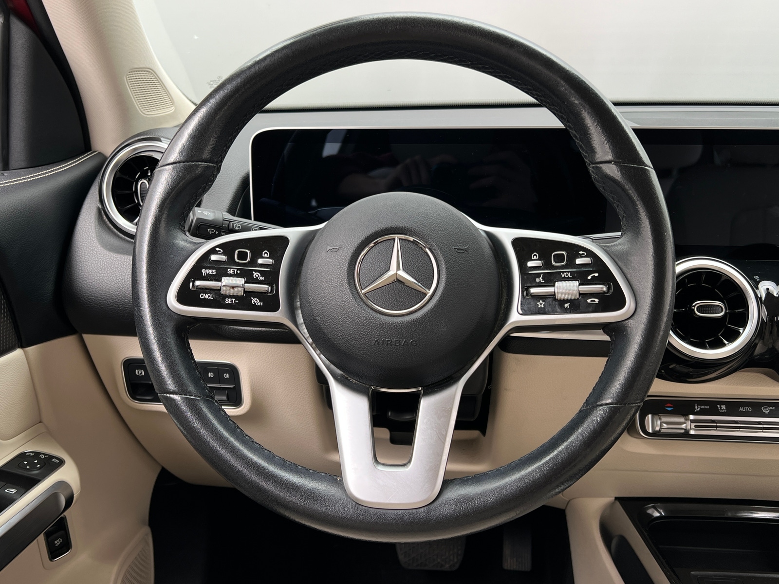 Thumbnail: 2021 Mercedes-Benz GLB - 4