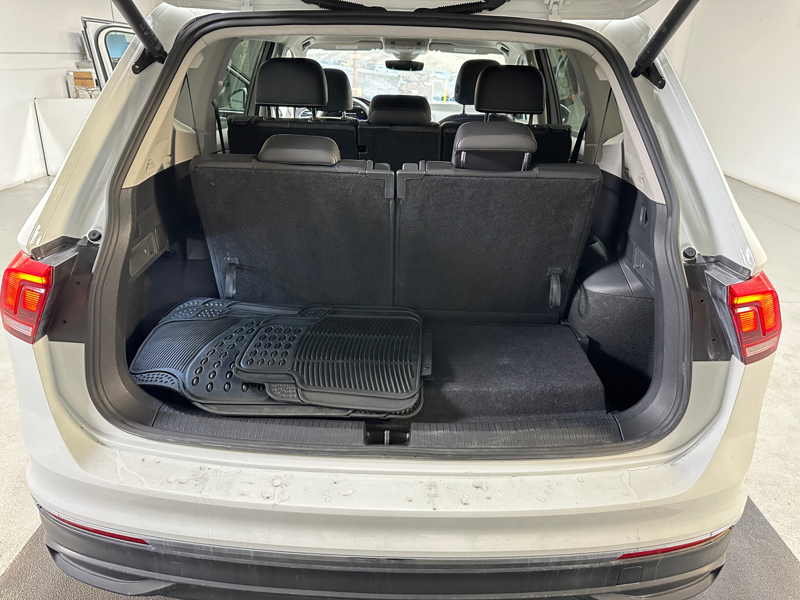 Thumbnail: 2024 Volkswagen Tiguan - 6