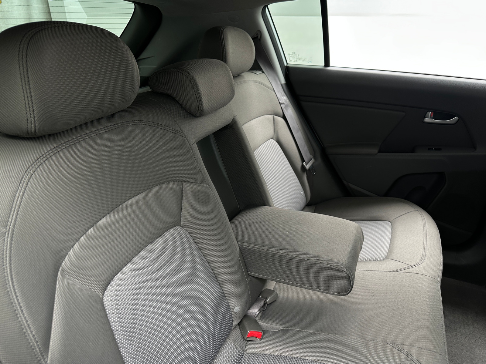 Thumbnail: 2016 Kia Sportage - 6