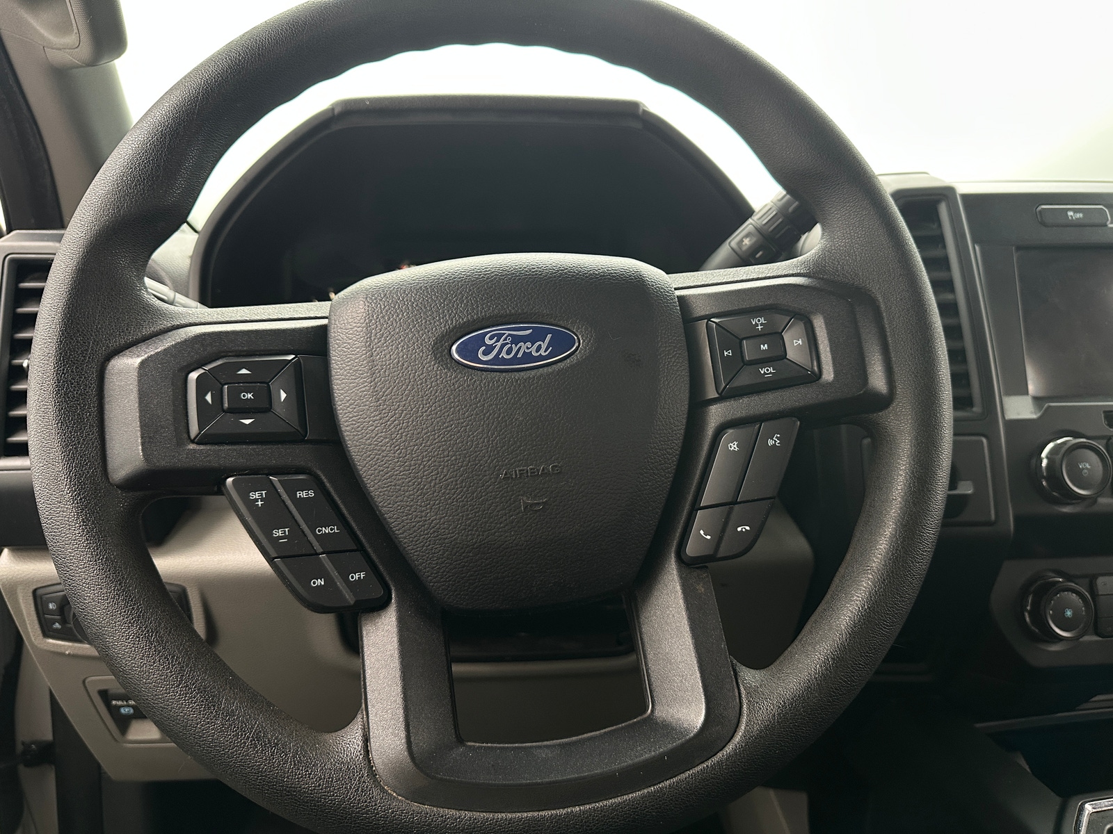 Thumbnail: 2019 Ford Econoline - 5