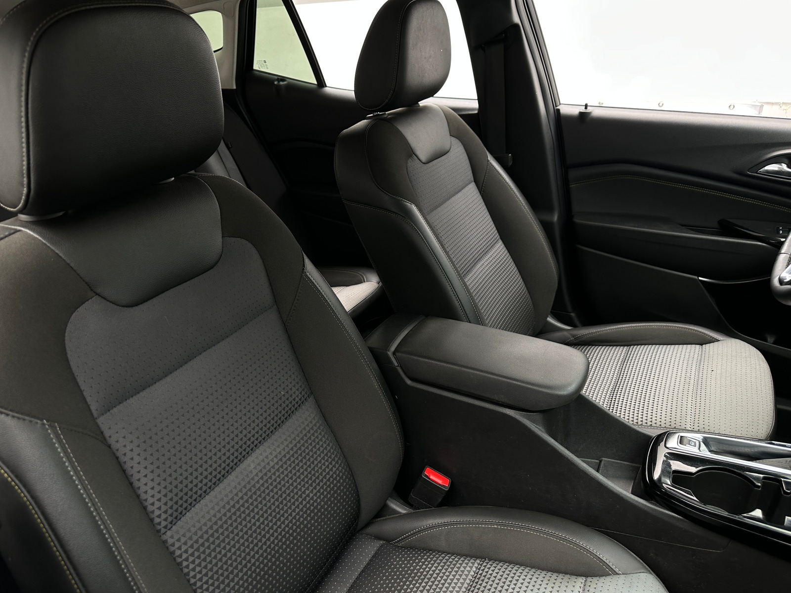 Thumbnail: 2024 Chevrolet Trax - 2