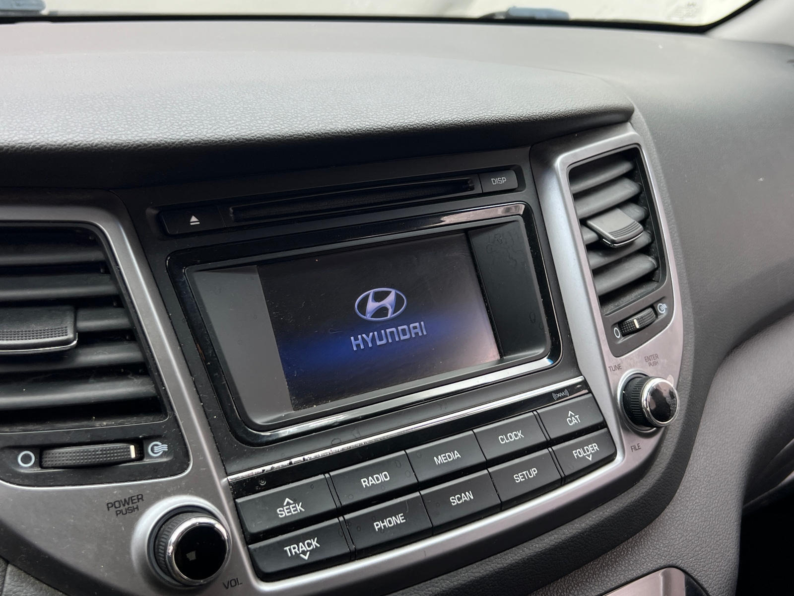 Thumbnail: 2016 Hyundai Tucson - 4