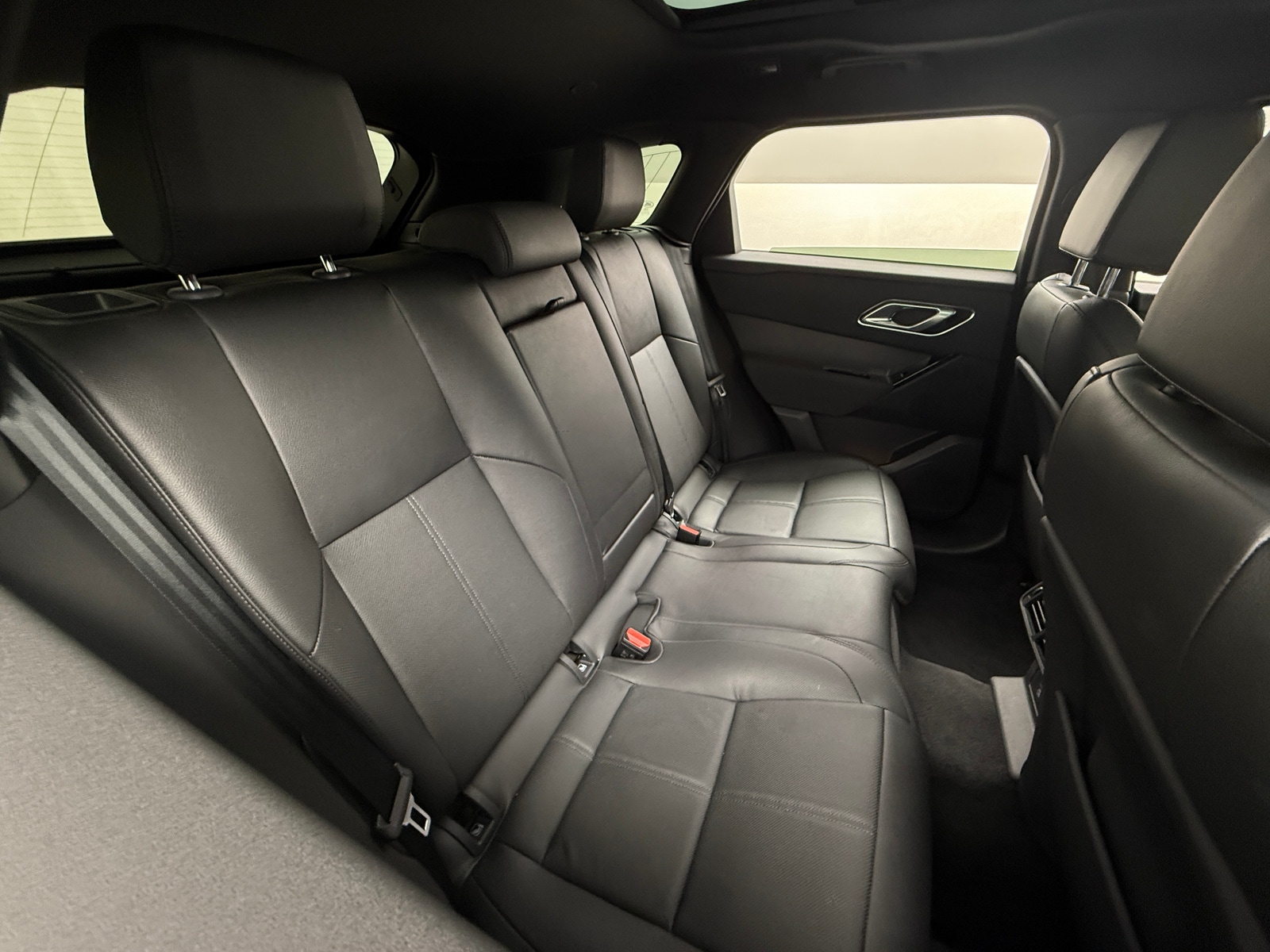 Thumbnail: 2025 Land Rover Range Rover Velar - 5