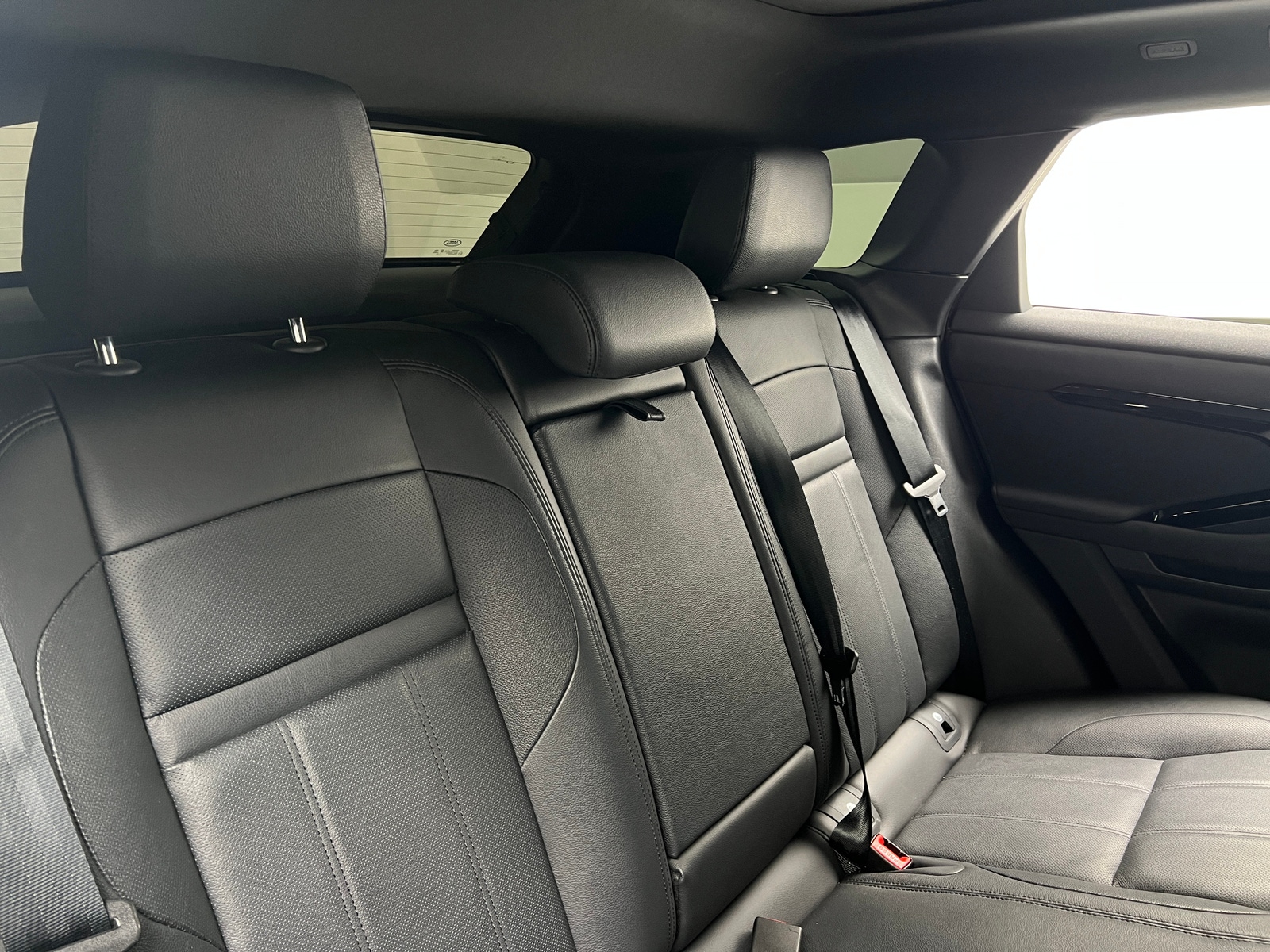 Thumbnail: 2024 Land Rover Range Rover Evoque - 5