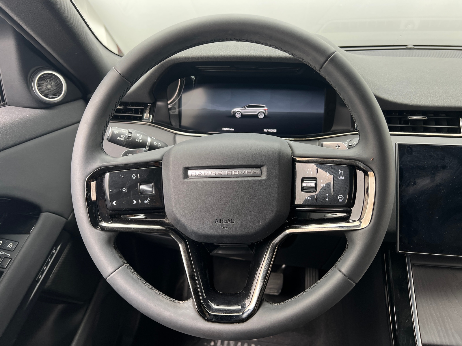 Thumbnail: 2024 Land Rover Range Rover Evoque - 4