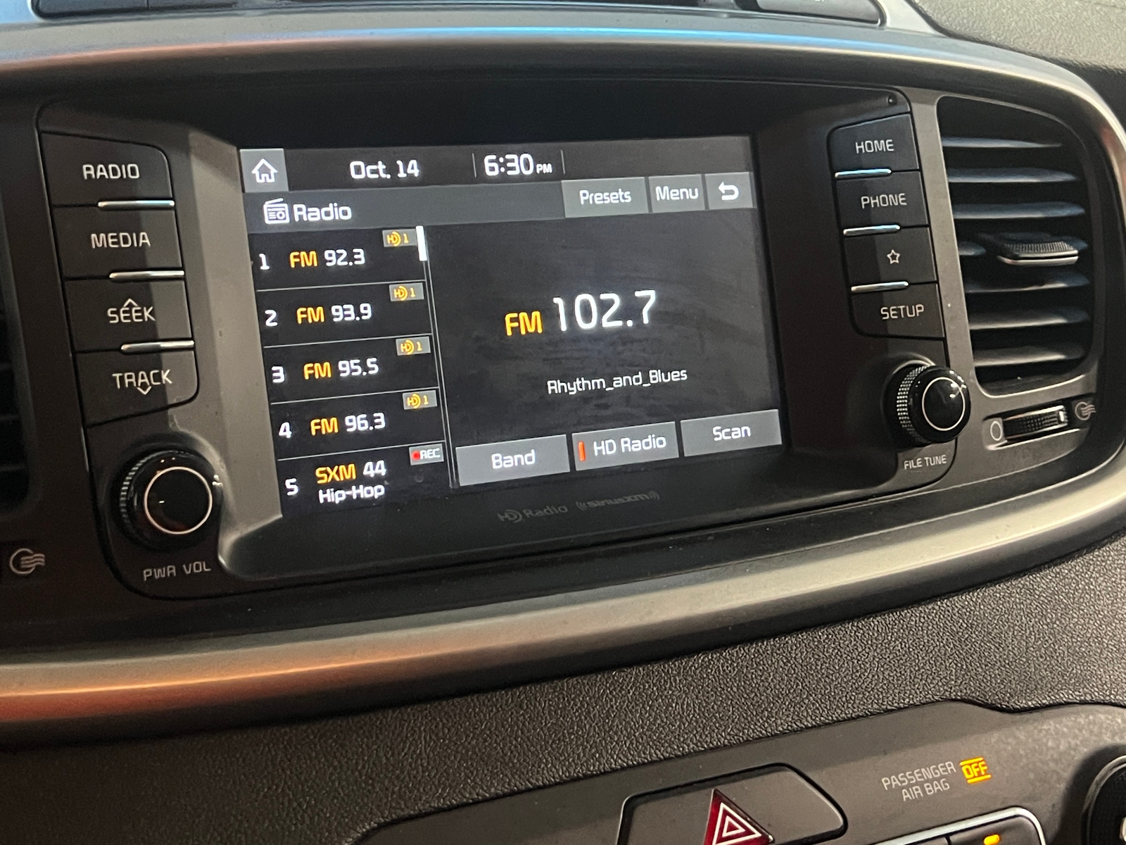 Thumbnail: 2019 Kia Sorento - 3