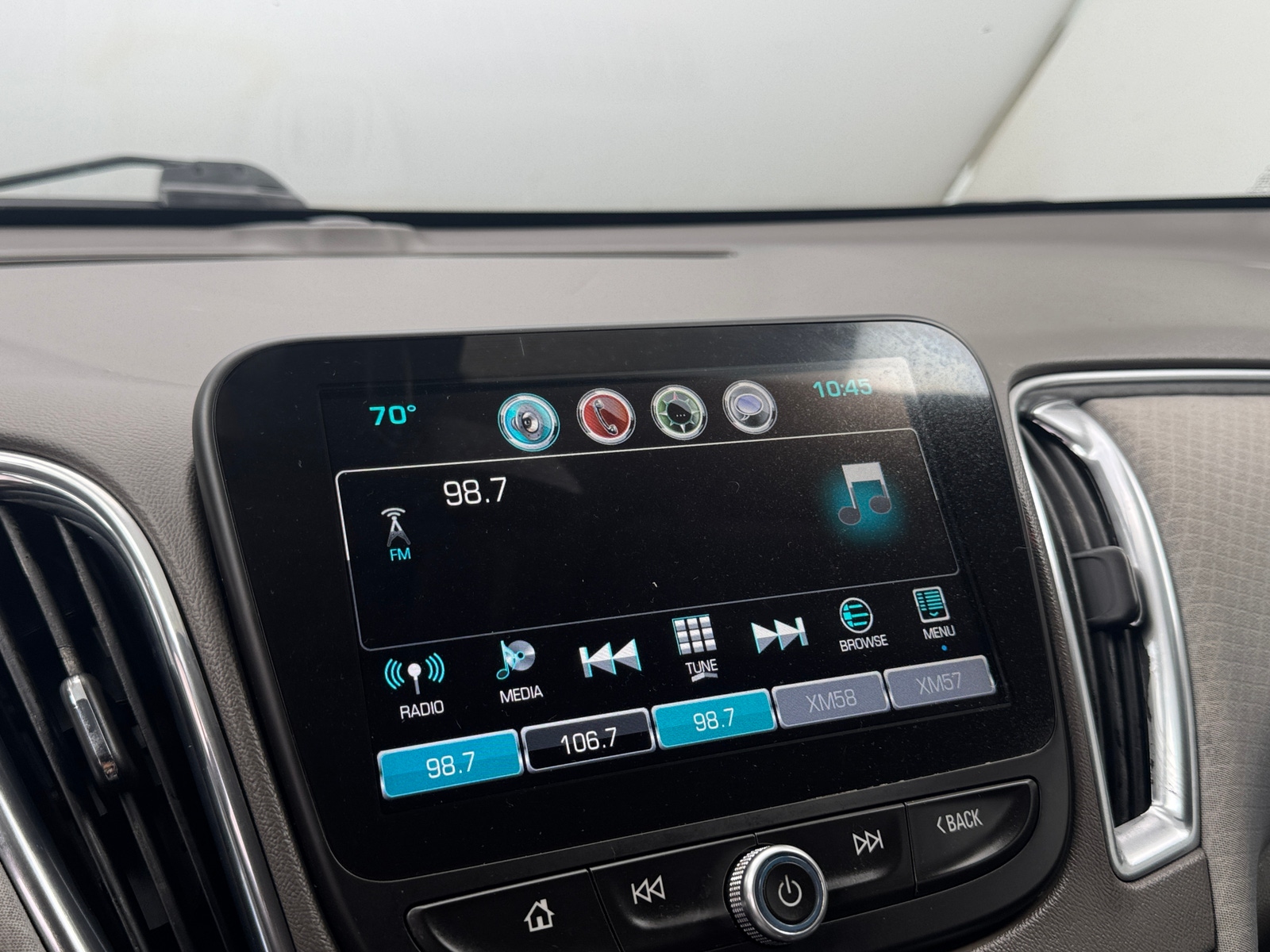 Thumbnail: 2018 Chevrolet Malibu - 4