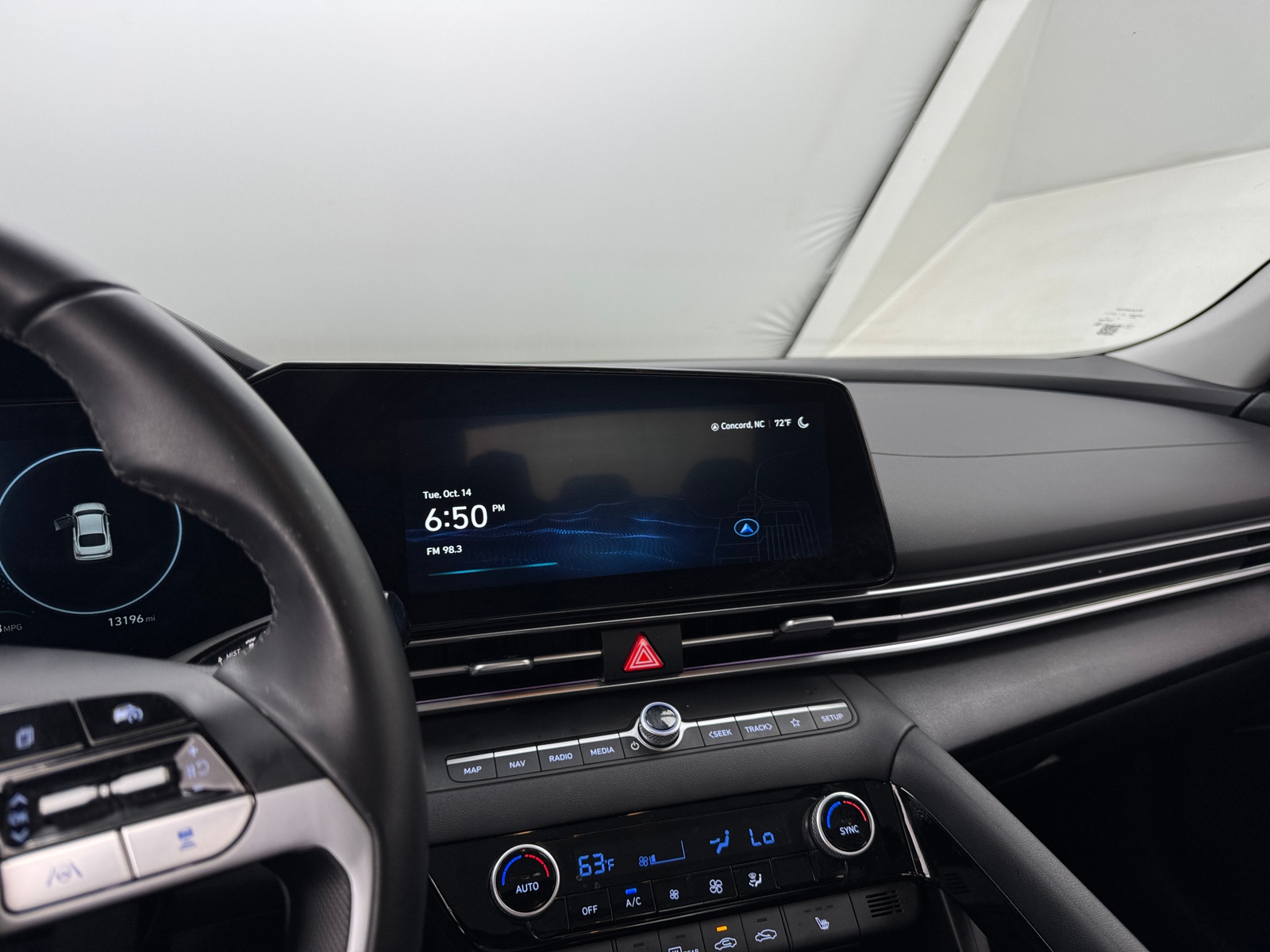 Thumbnail: 2024 Hyundai Elantra - 4