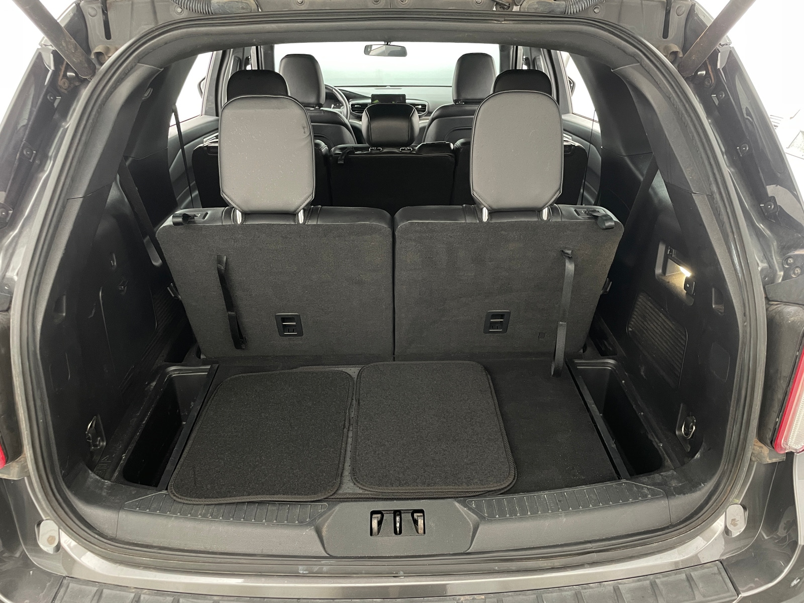 Thumbnail: 2020 Ford Explorer - 6