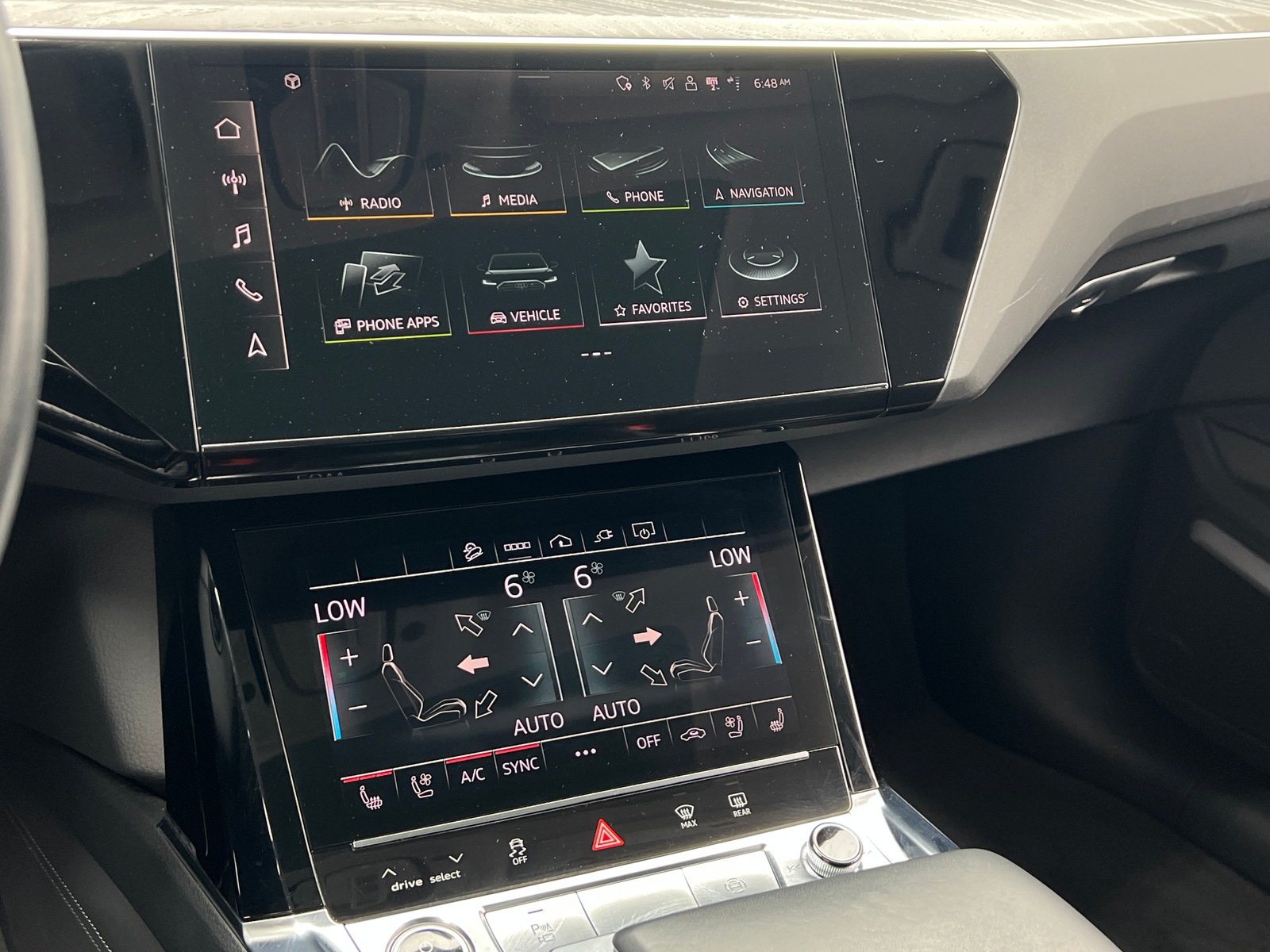Thumbnail: 2021 Audi e-tron - 3