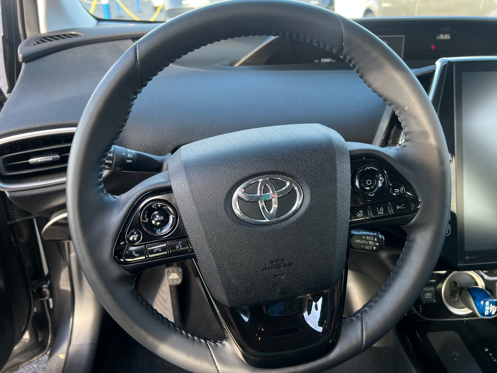 Thumbnail: 2022 Toyota Prius Prime - 4