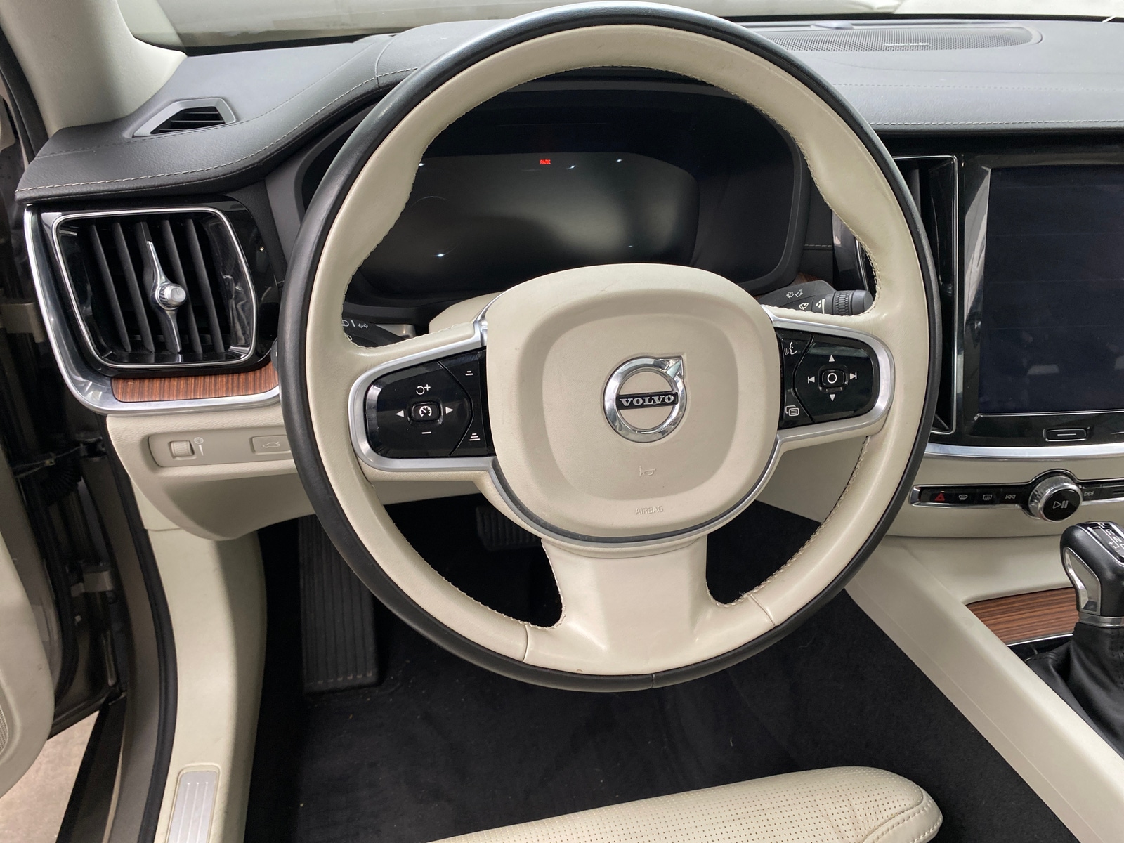 Thumbnail: 2019 Volvo S60 - 4