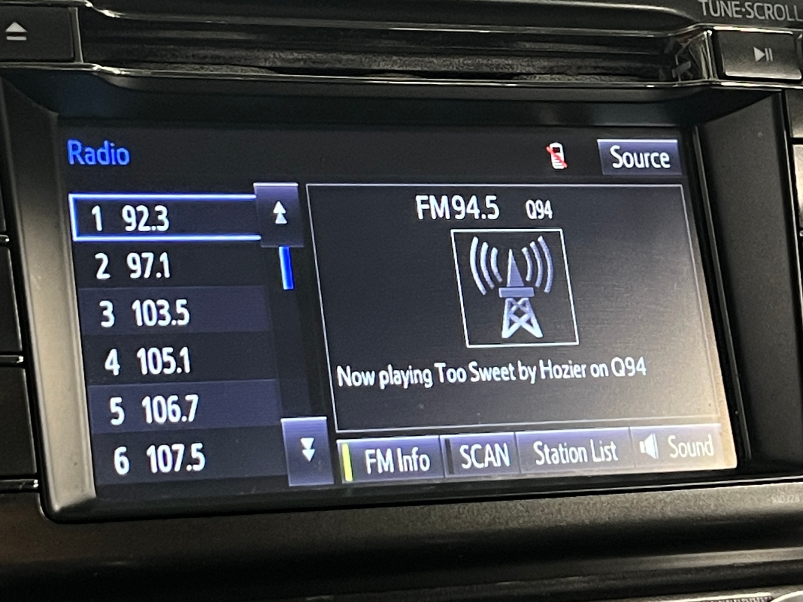 Thumbnail: 2015 Toyota RAV4 - 4