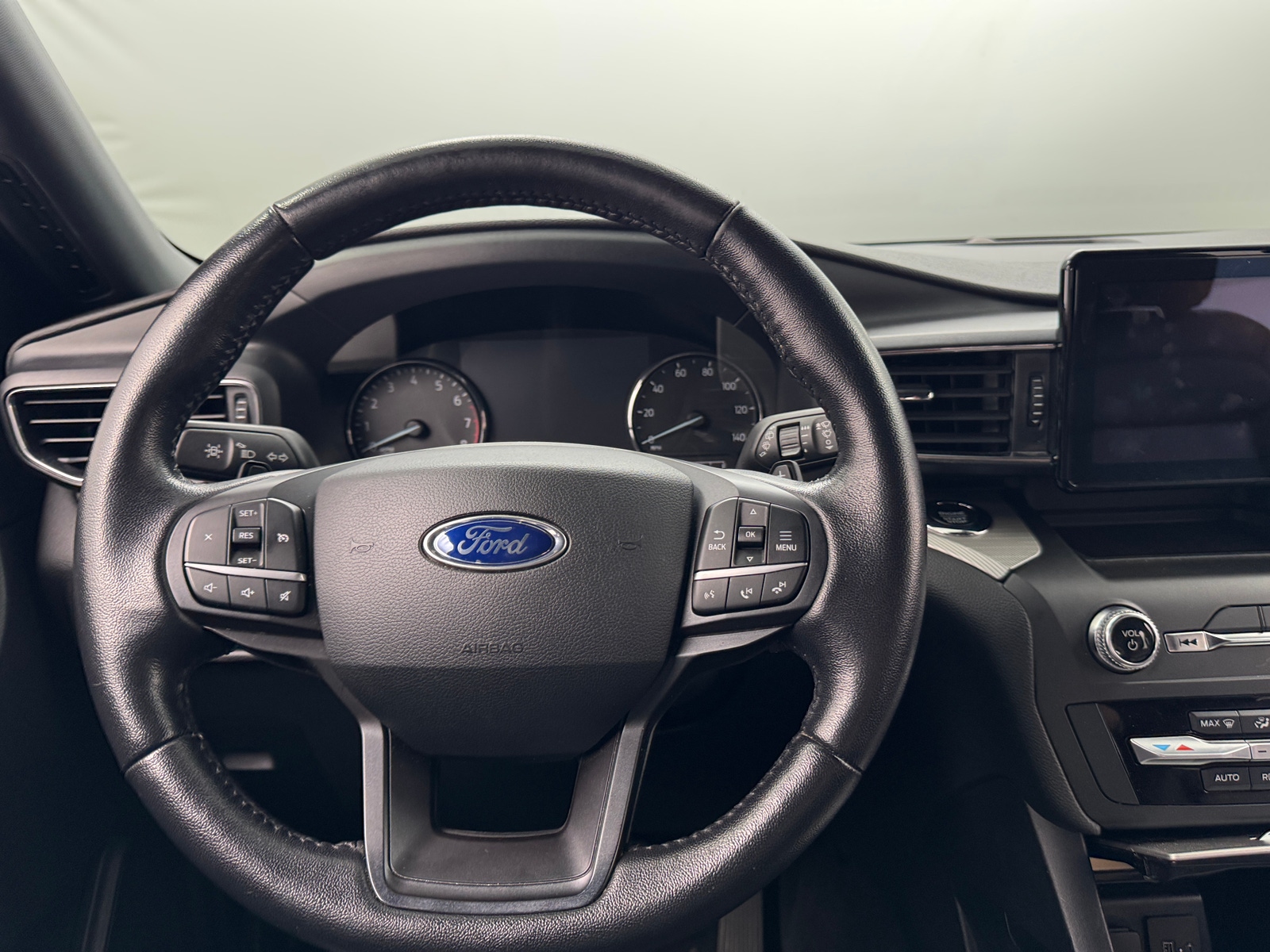 Thumbnail: 2020 Ford Explorer - 5