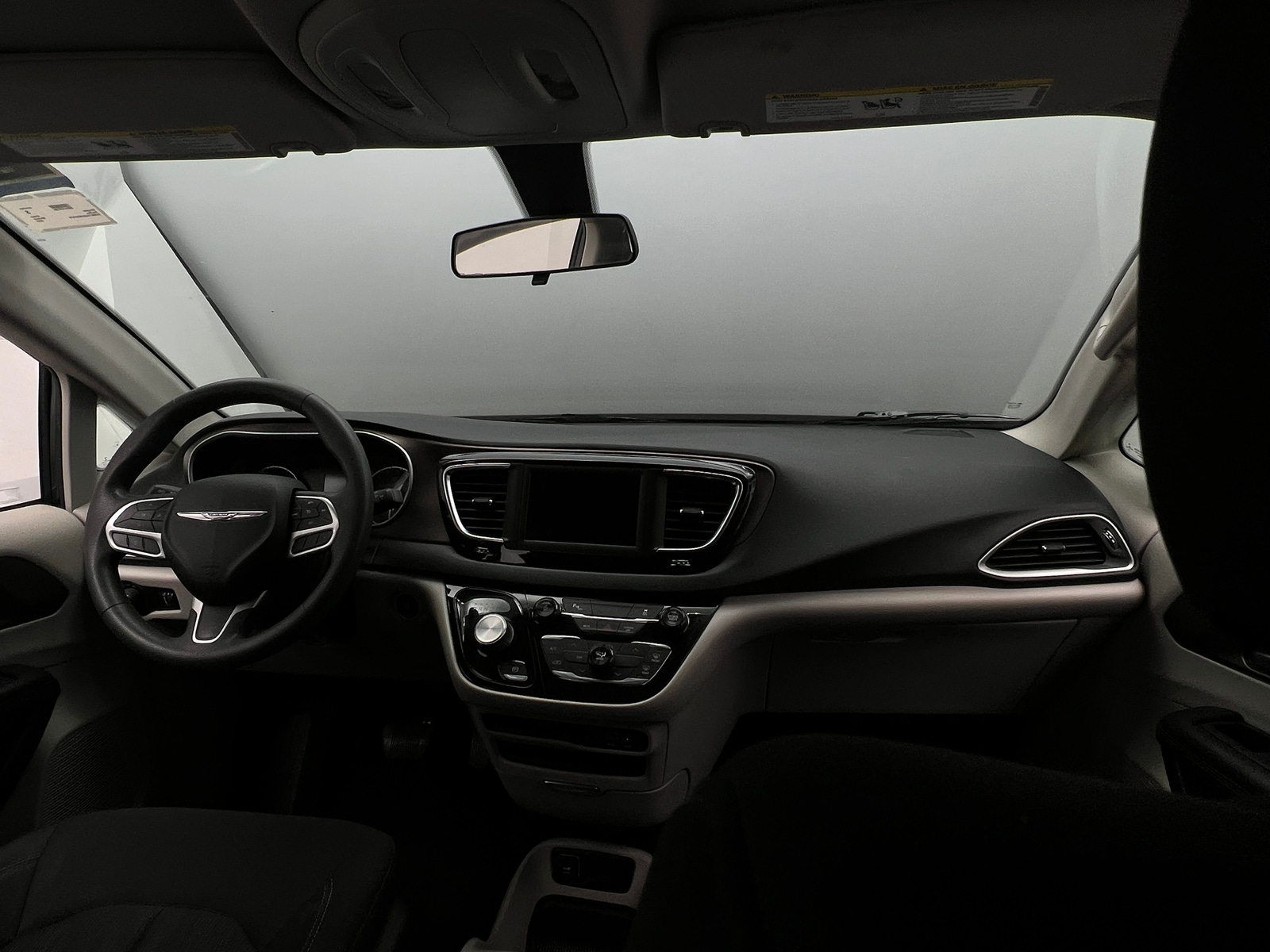 Thumbnail: 2018 Chrysler Pacifica - 3
