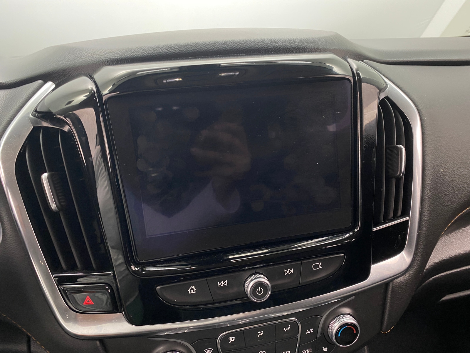 Thumbnail: 2021 Chevrolet Traverse - 4