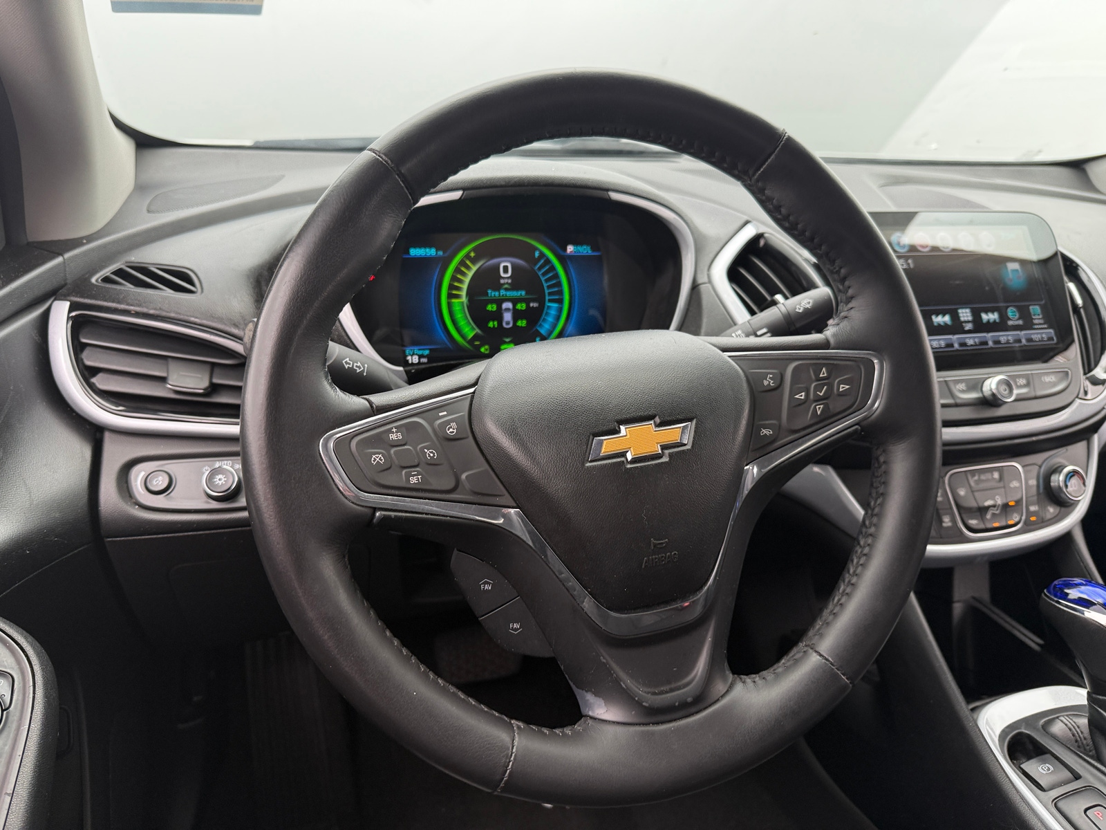 Thumbnail: 2017 Chevrolet Volt - 4
