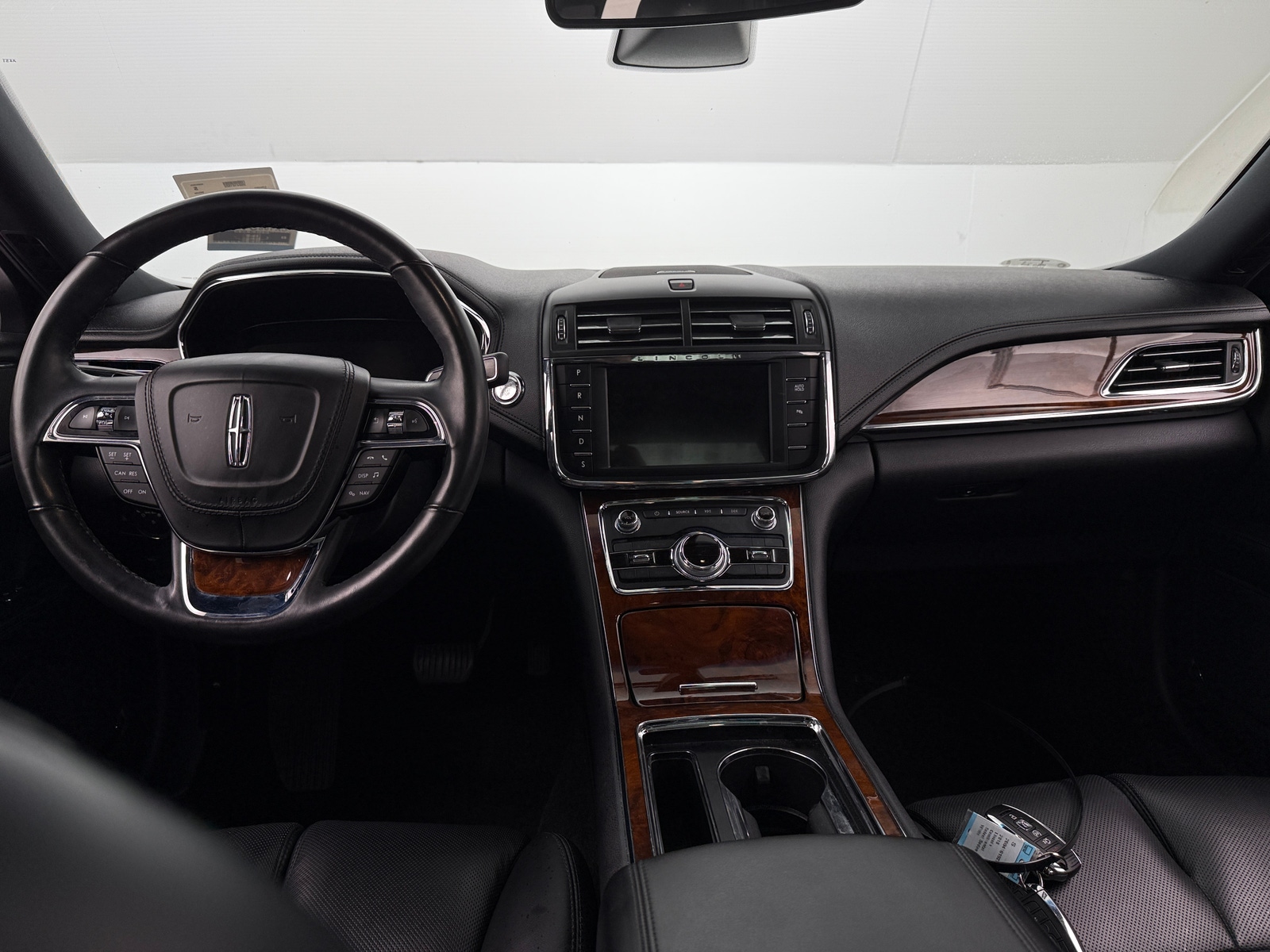 Thumbnail: 2018 Lincoln Continental - 2