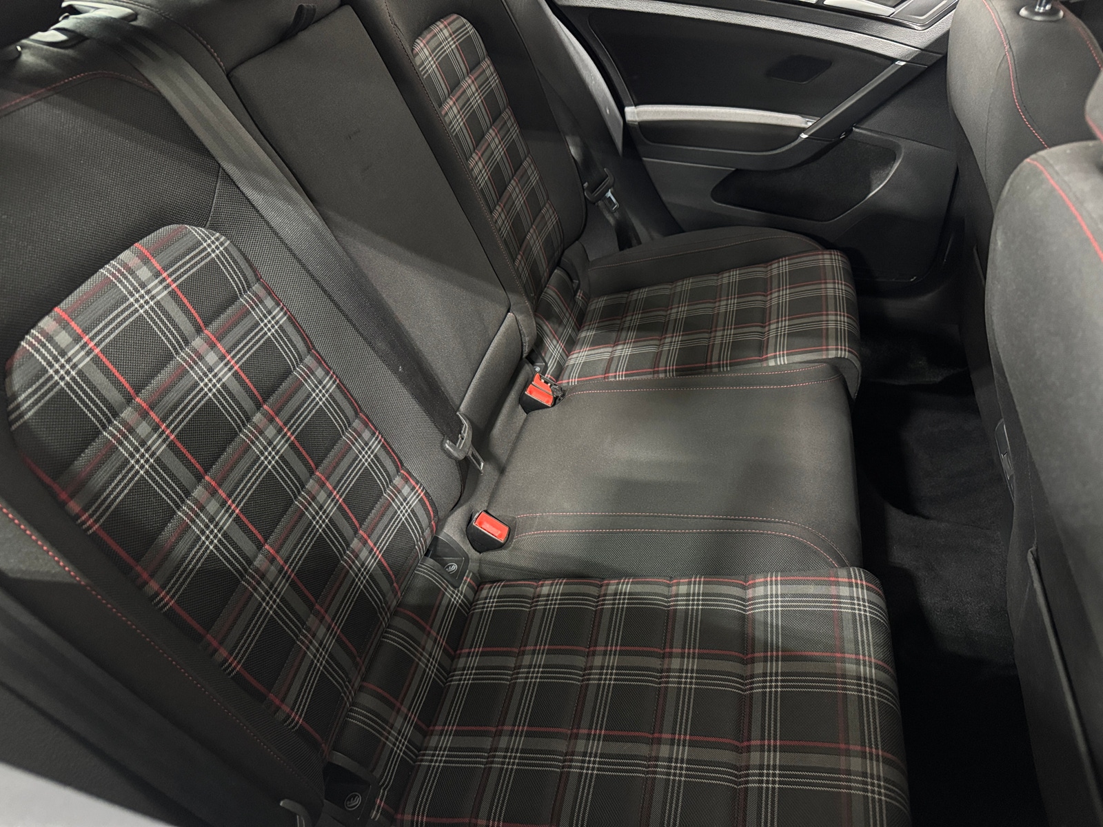 Thumbnail: 2016 Volkswagen Golf - 6