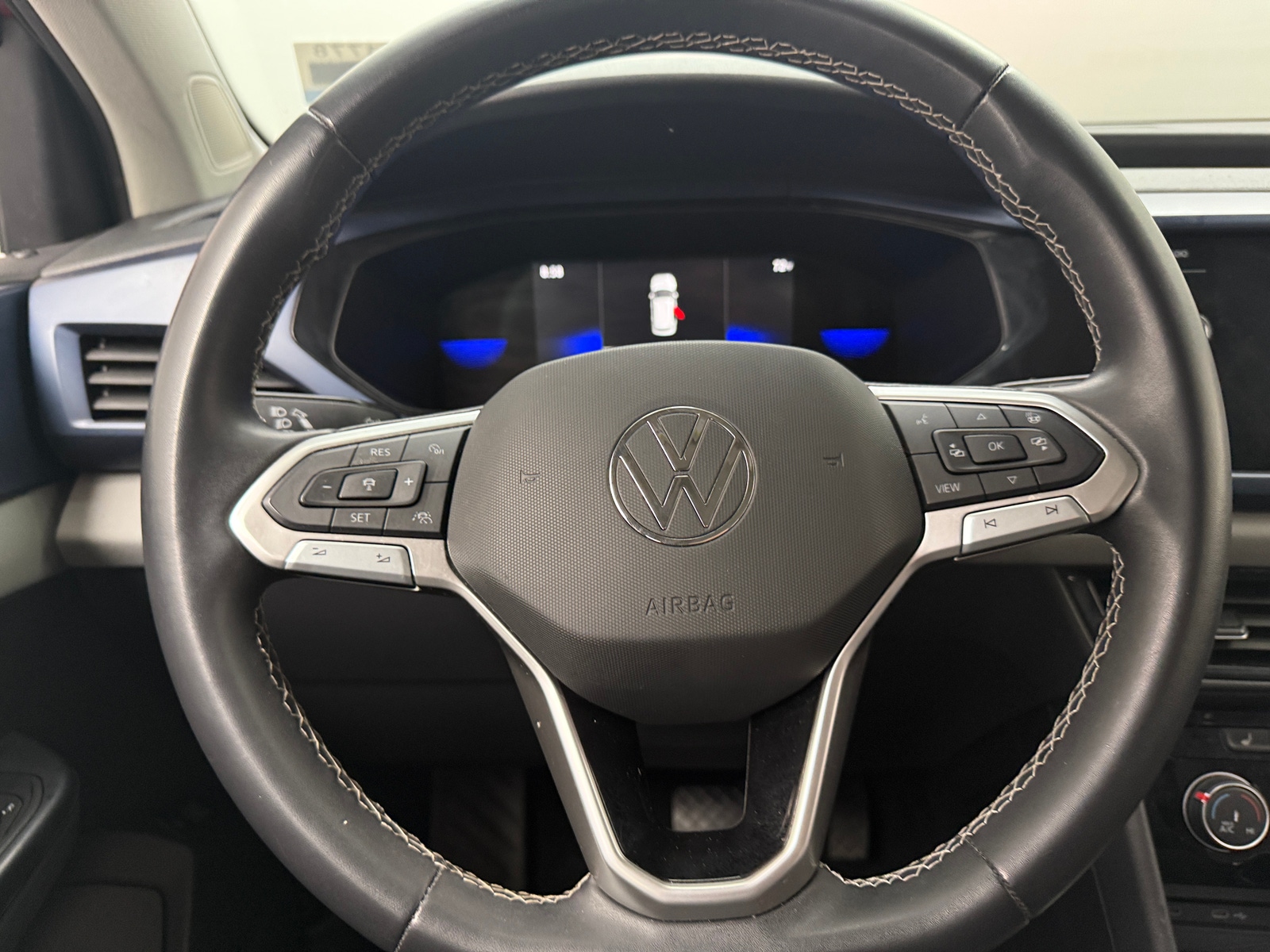 Thumbnail: 2023 Volkswagen Taos - 4