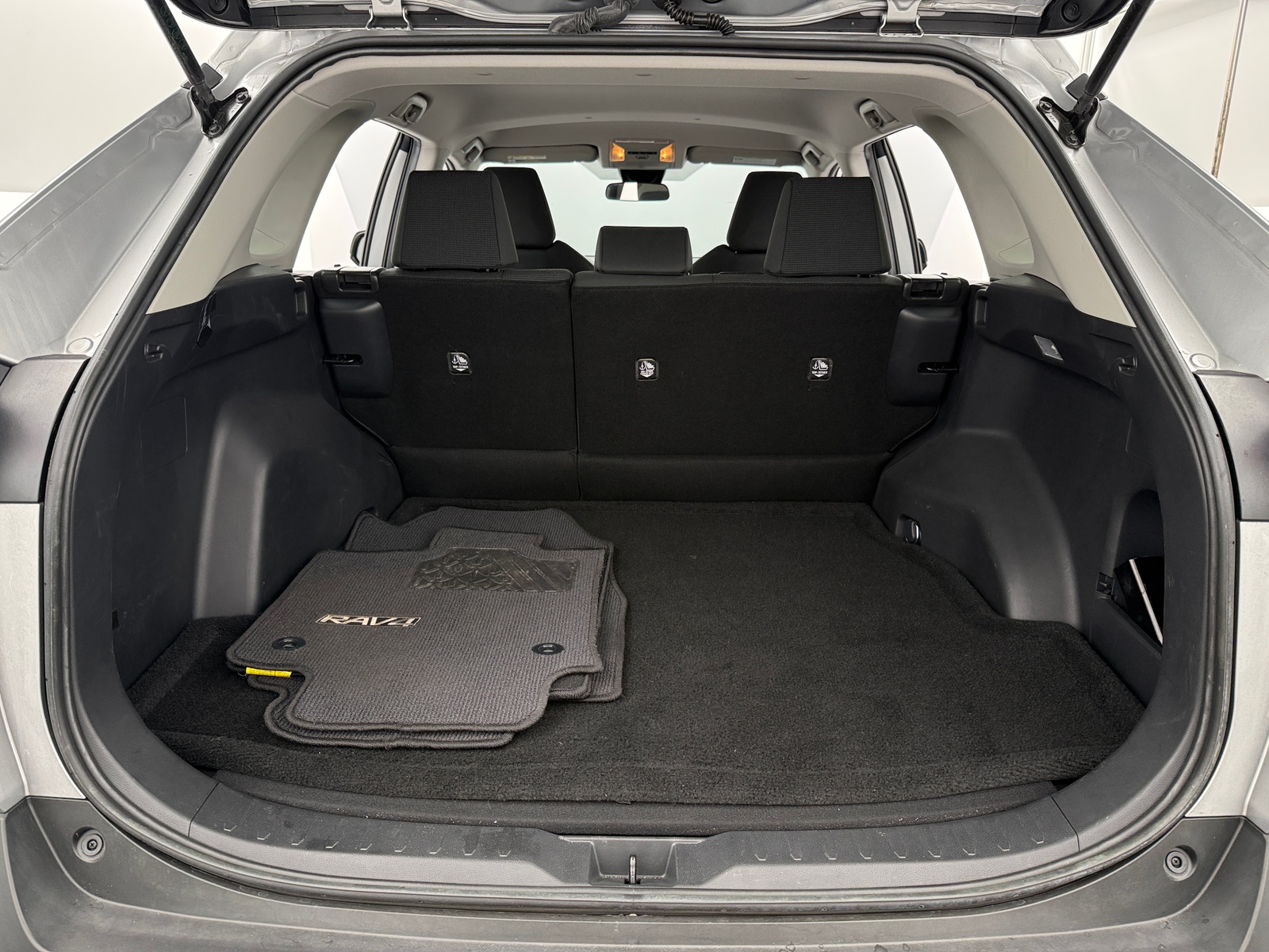 Thumbnail: 2019 Toyota RAV4 - 7