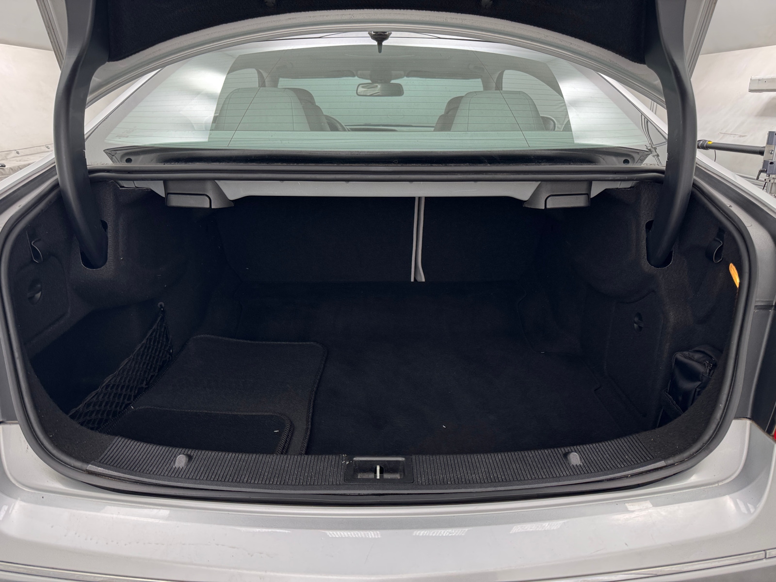 Thumbnail: 2010 Mercedes-Benz E-Class - 4