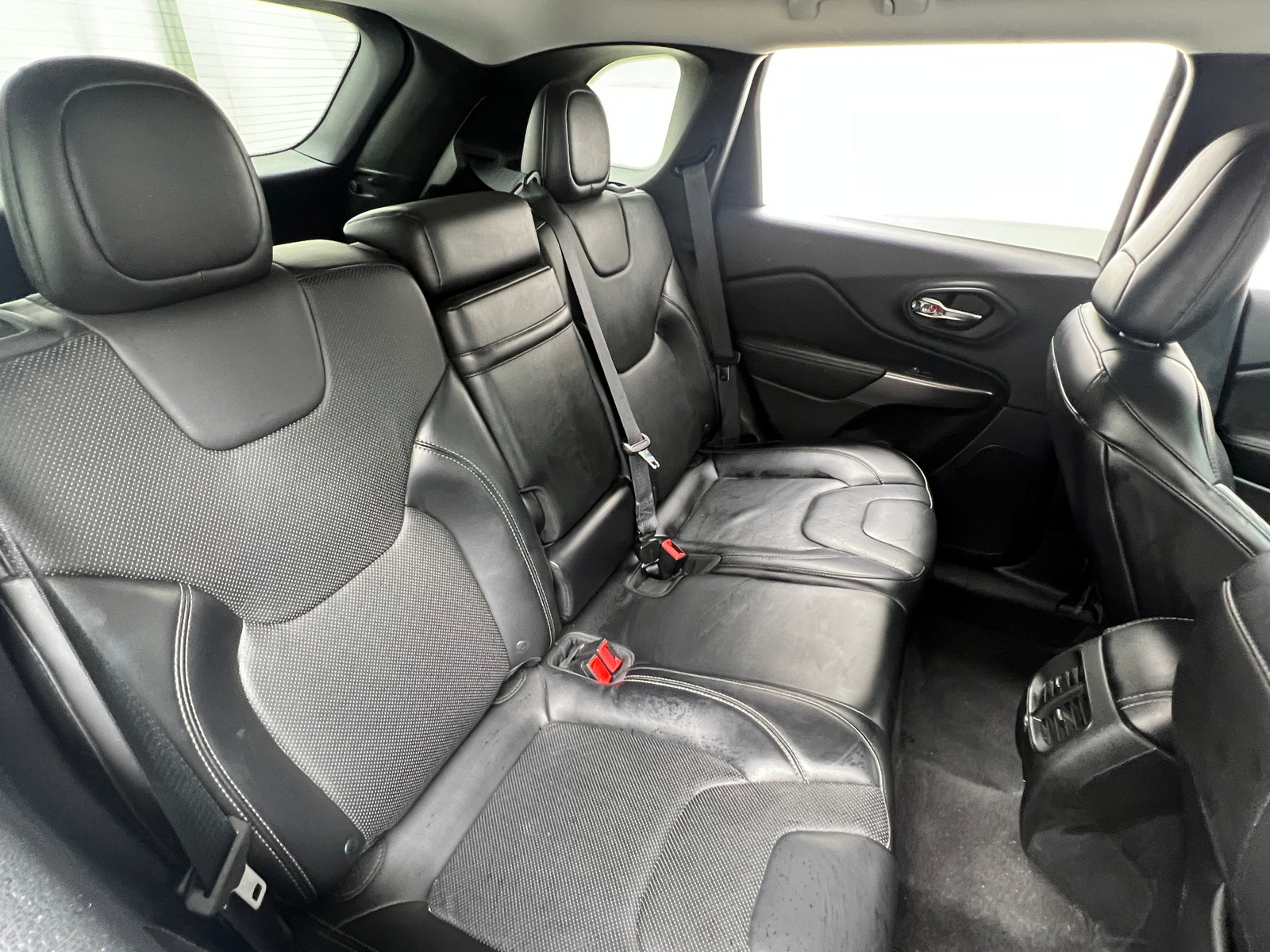 Thumbnail: 2019 Jeep Cherokee - 5