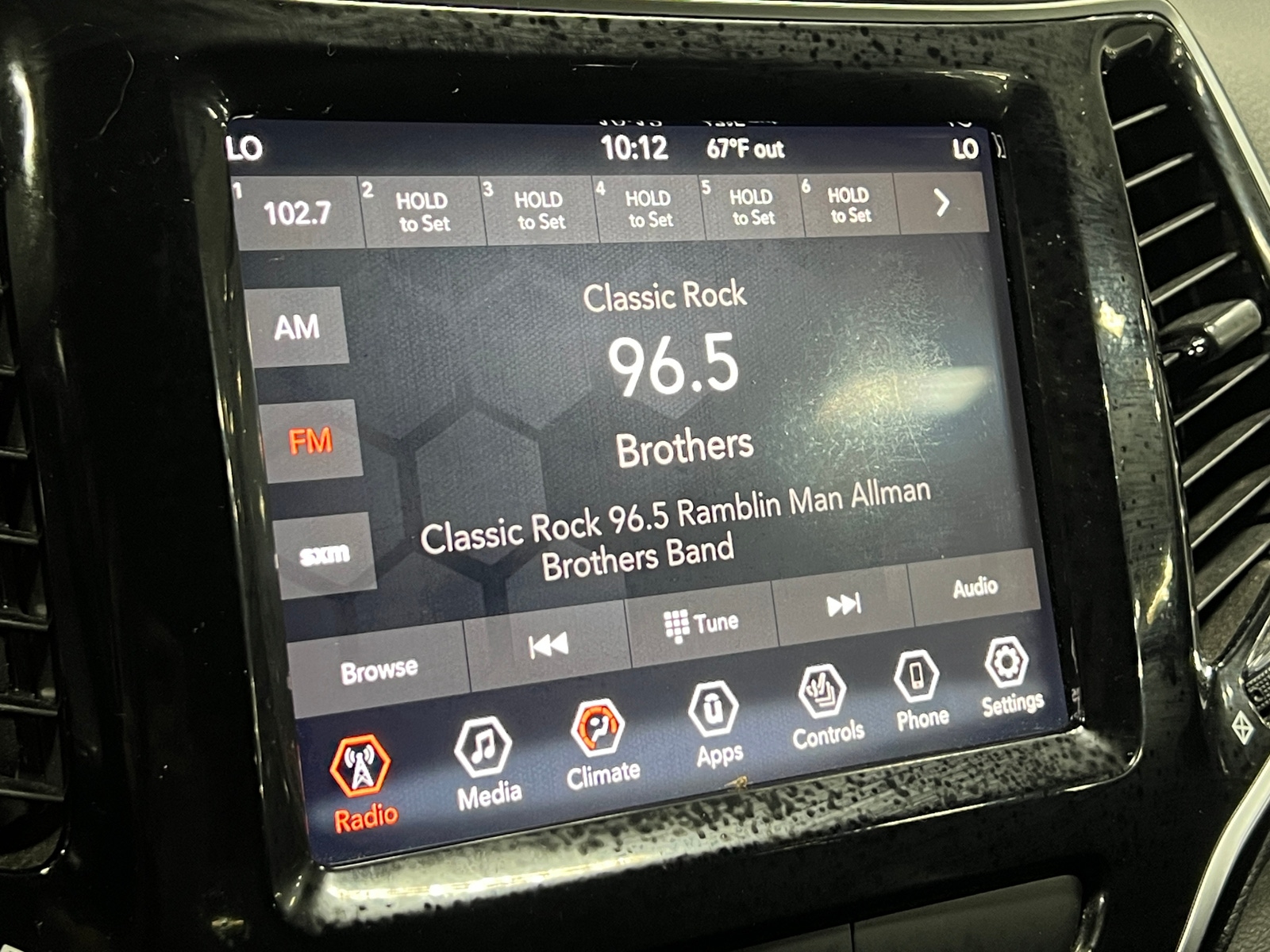 Thumbnail: 2019 Jeep Cherokee - 3