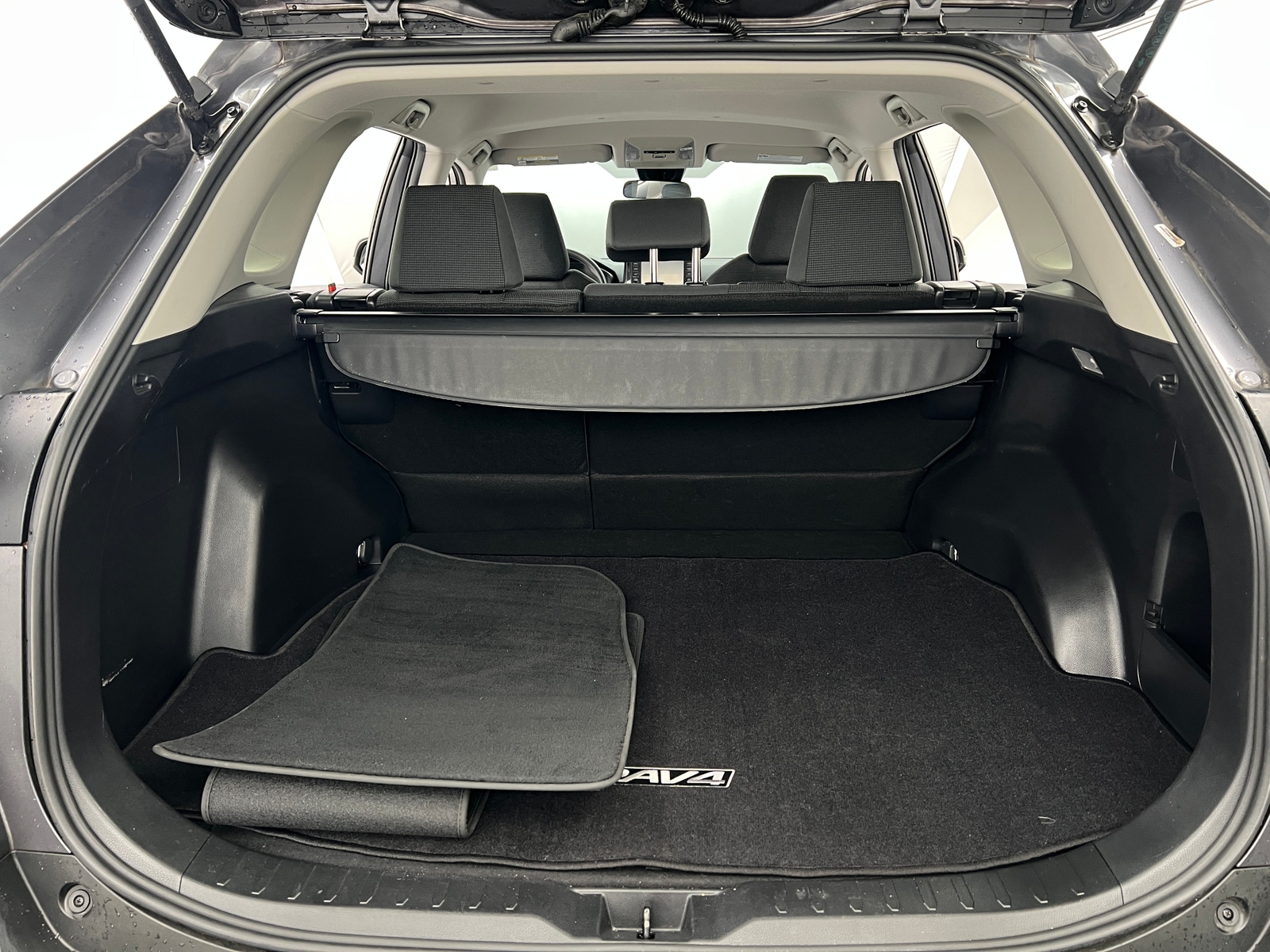 Thumbnail: 2019 Toyota RAV4 - 7