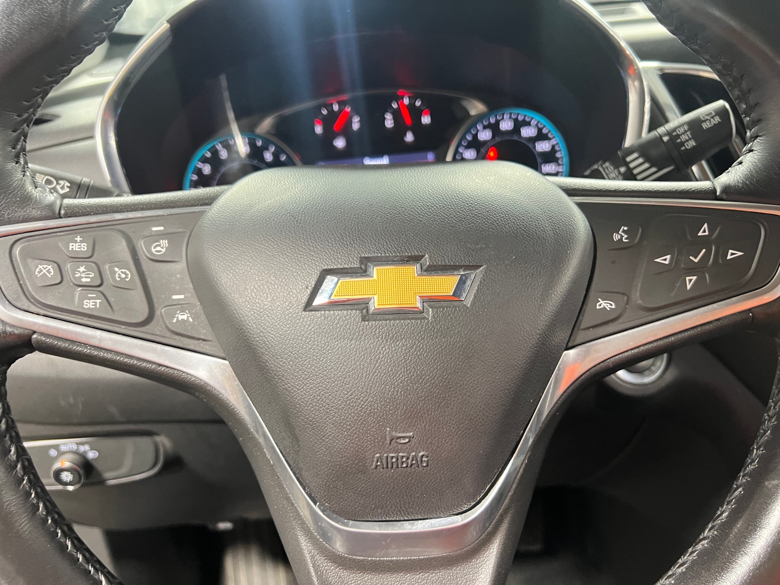 Thumbnail: 2022 Chevrolet Equinox - 5