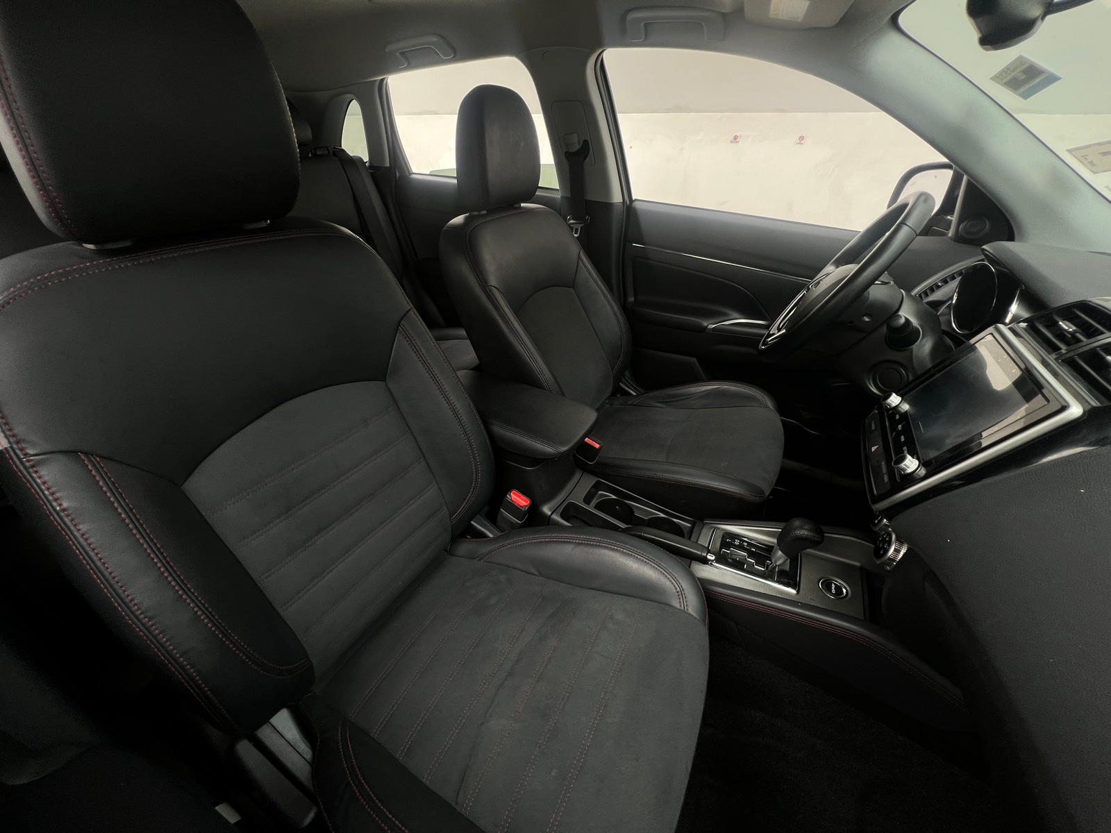 Thumbnail: 2022 Mitsubishi Outlander Sport - 2
