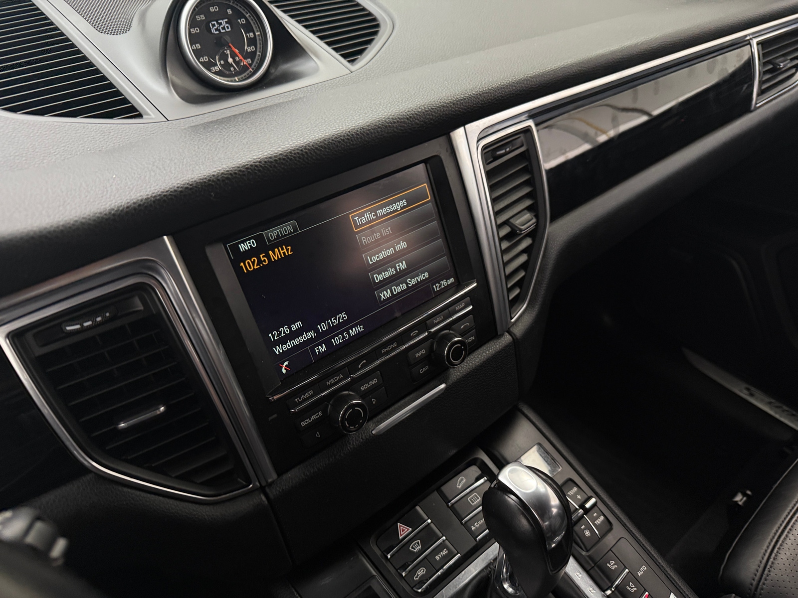Thumbnail: 2016 Porsche Macan - 3