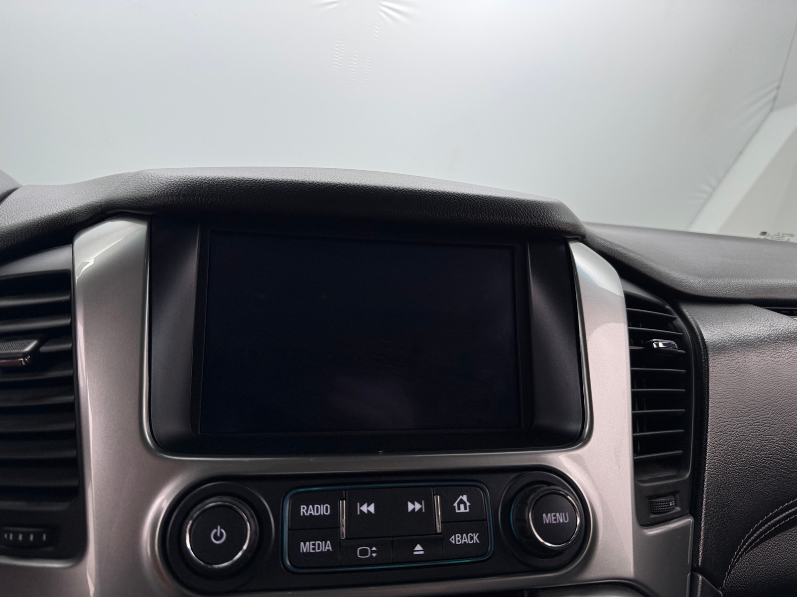 Thumbnail: 2018 Chevrolet Tahoe - 3