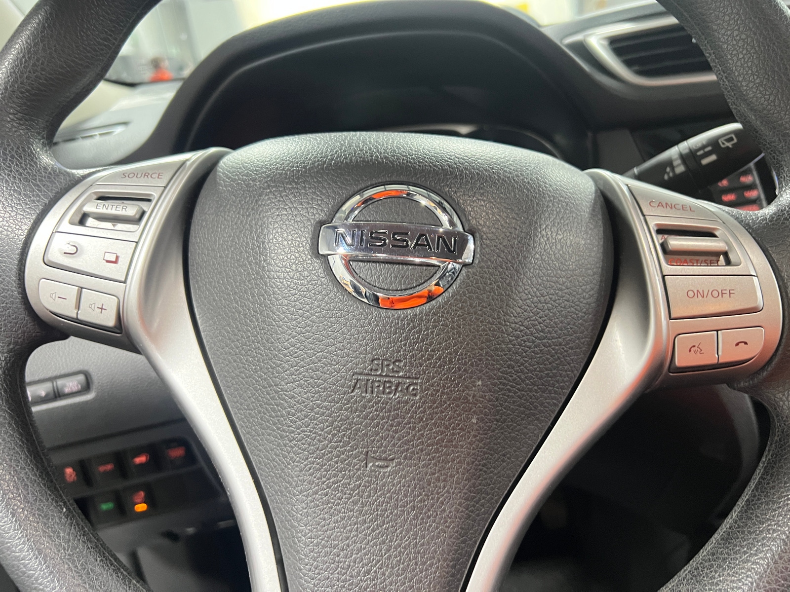 Thumbnail: 2016 Nissan Rogue - 5